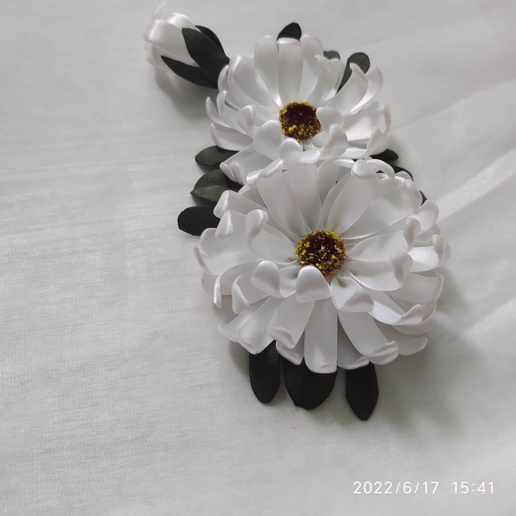 Chùm hoa cúc cài áo cài tóc handmade Canto