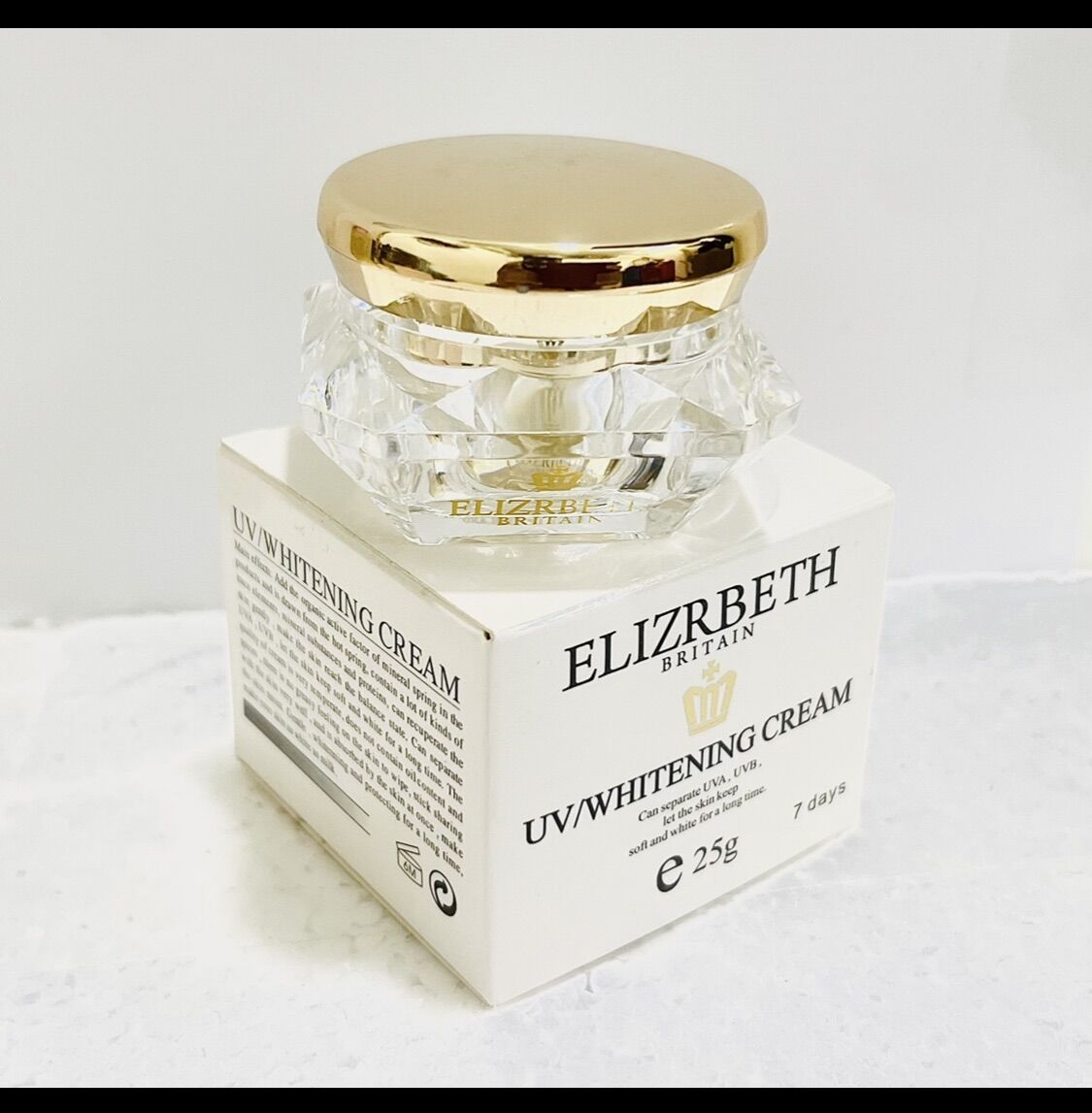 Kem dưỡng trắng da mặt chống lão hoá Elizabeth