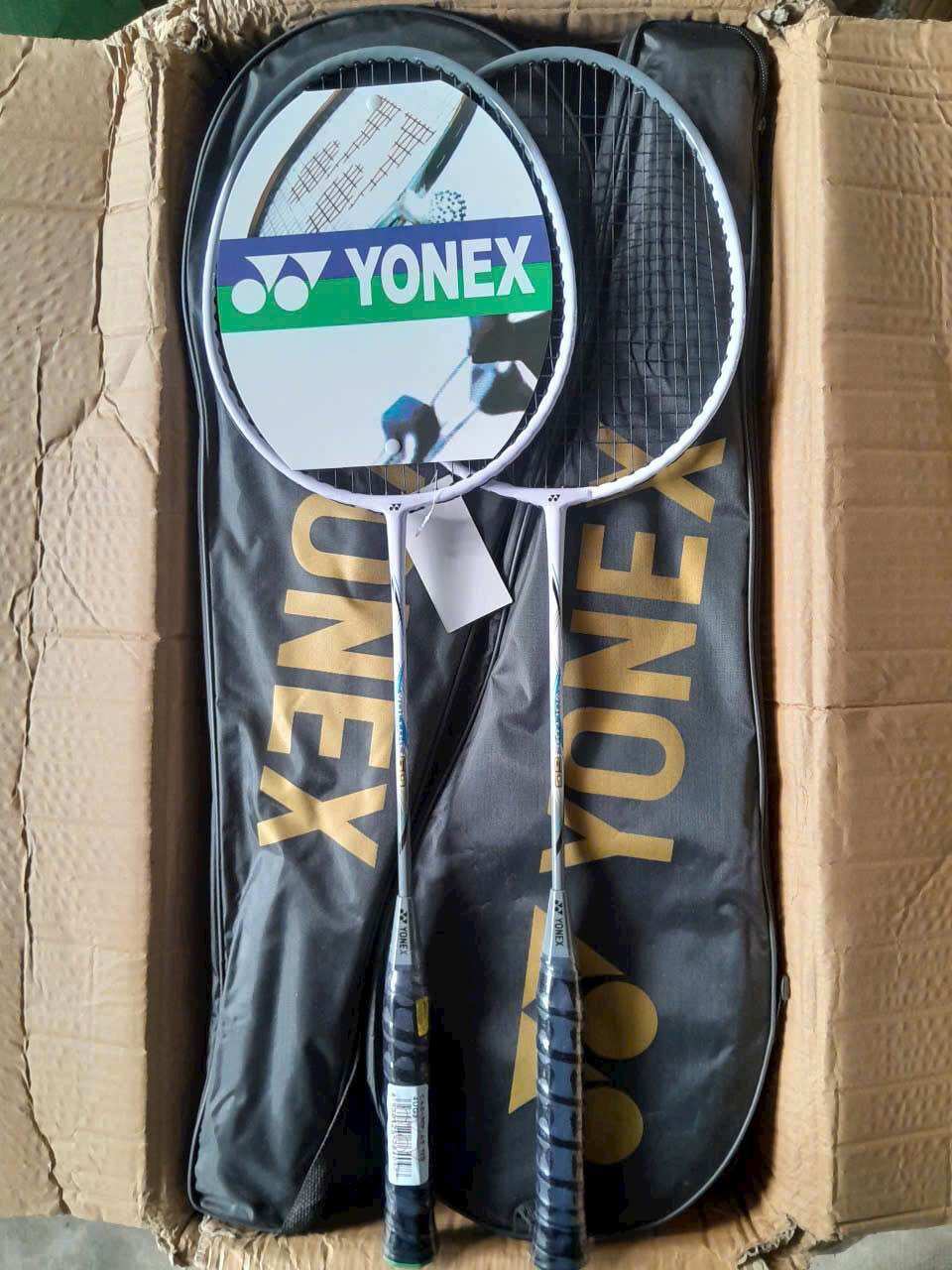 cặp vợt cầu lông  Yonex học sinh tập luyện