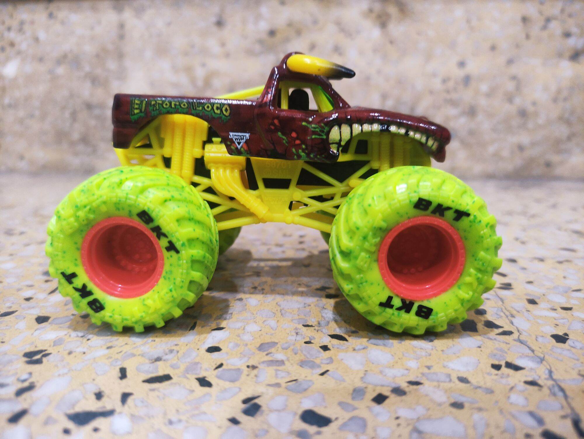 Xe monster jam mẫu el loco toro mẫu mới size 1:64