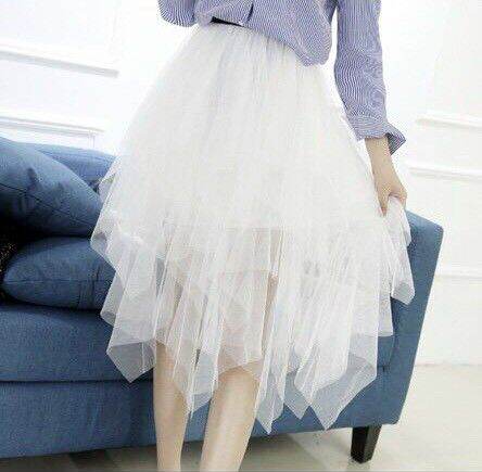 Chân váy lưới tầng nhọn