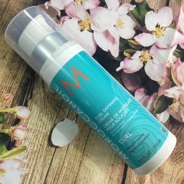 Kem định hình lọn tóc xoăn hay tóc sóng nước moroccanoil defining curl cream 250