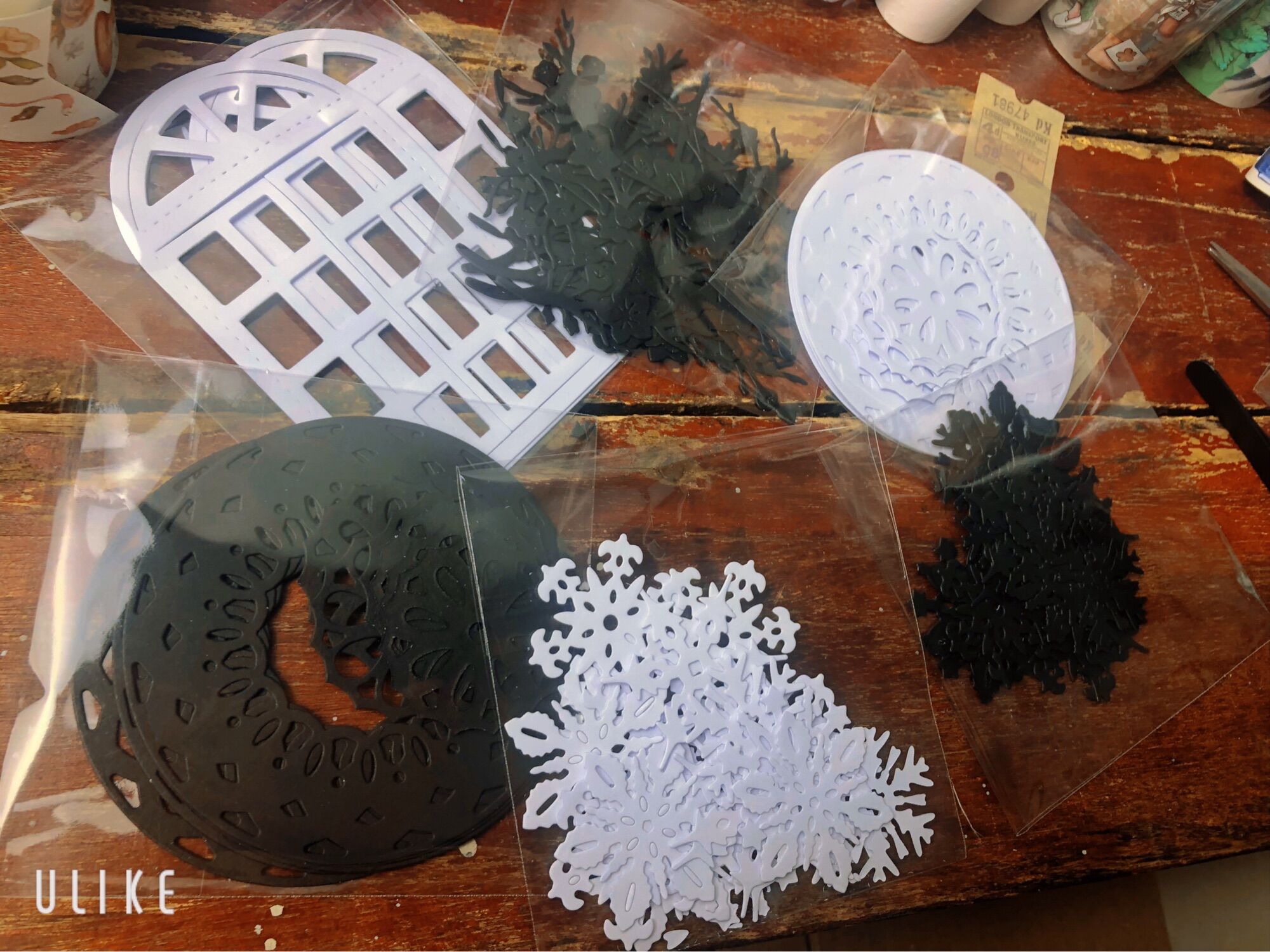 Die-cut trang trí sổ tay