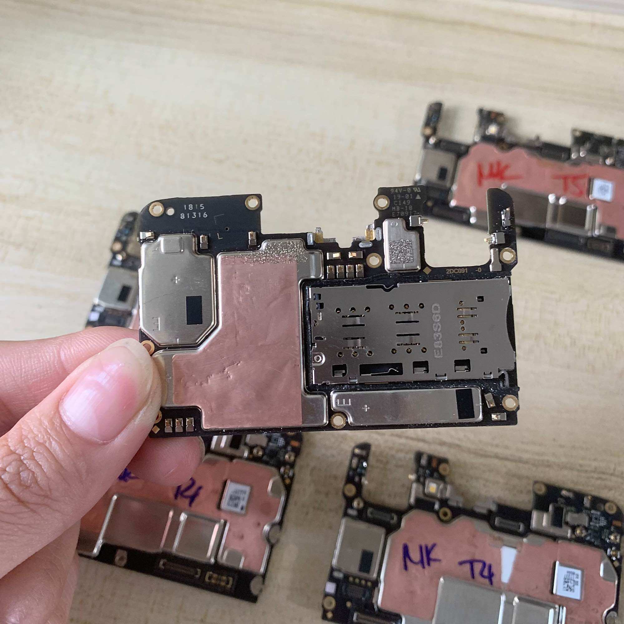Main Oppo F7 (Cph 1819) Full Set (Charger, Sim, Wifi,..) High-End Product.