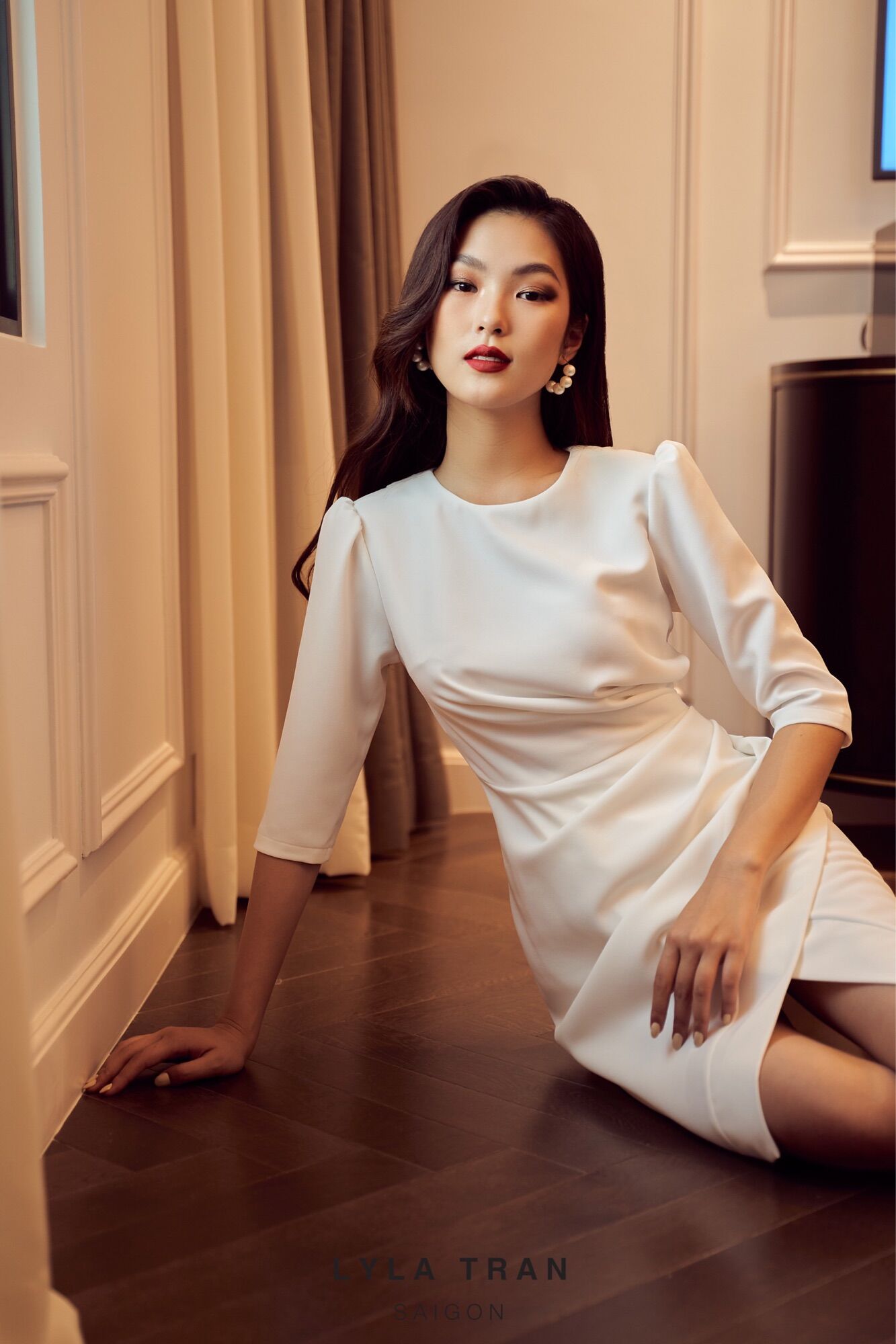 Đầm tay dài xếp ly tạo eo nhỏ màu đỏ/trắng (SCARLET)