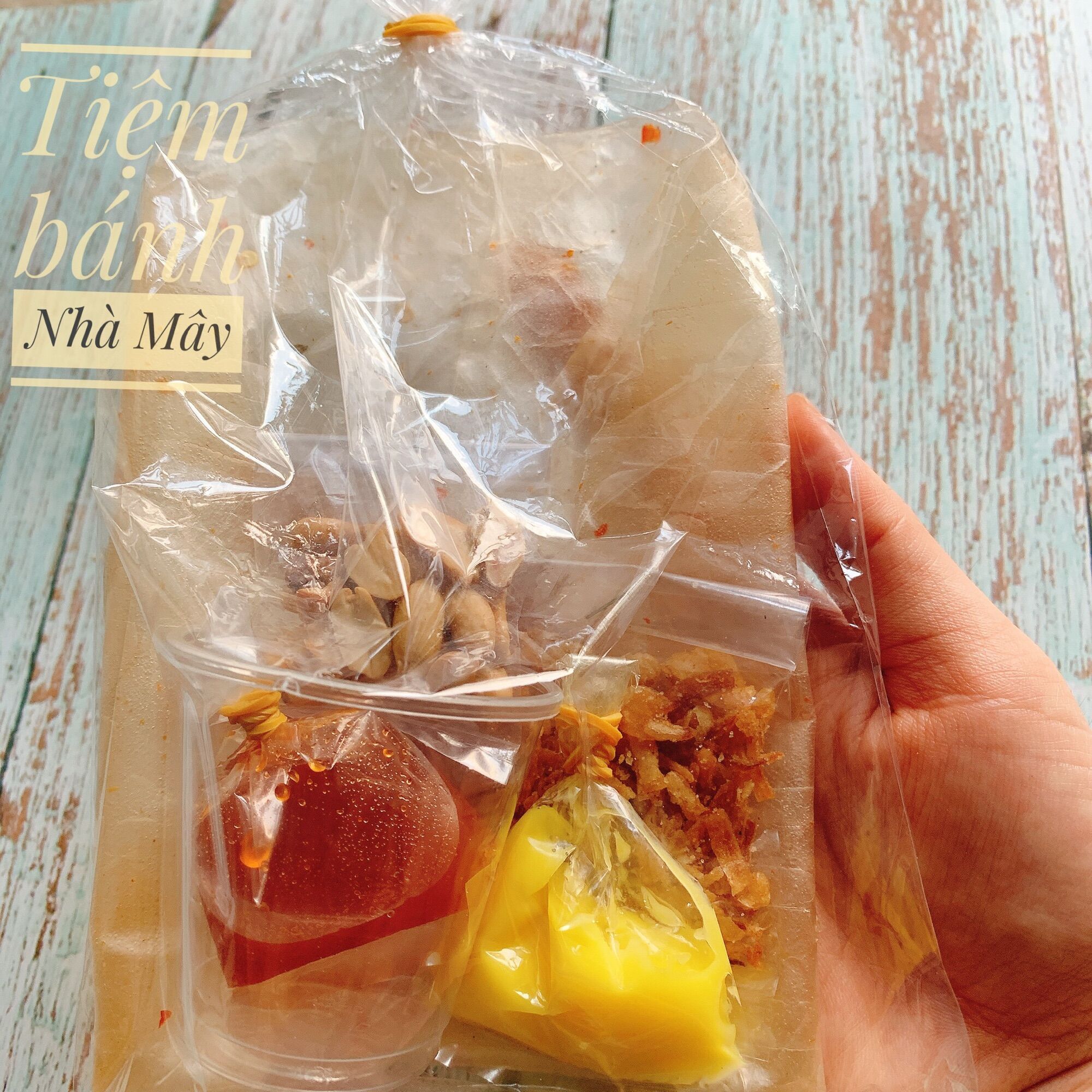 Bánh tráng phơi sương chấm sốt me bơ chua ngọt siêu ngon