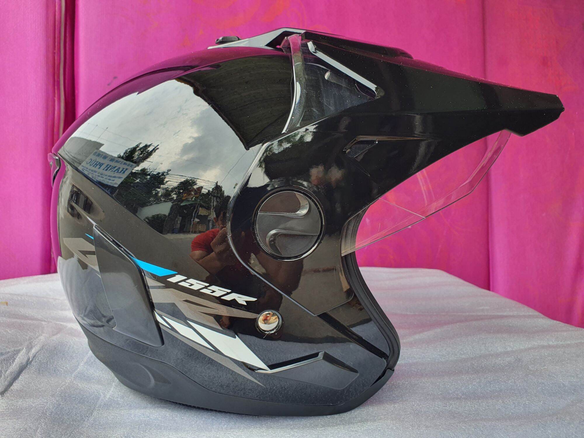 Nón yamaha 3/4 siêu phẩm cực chất vực đã. có trầy xước ã