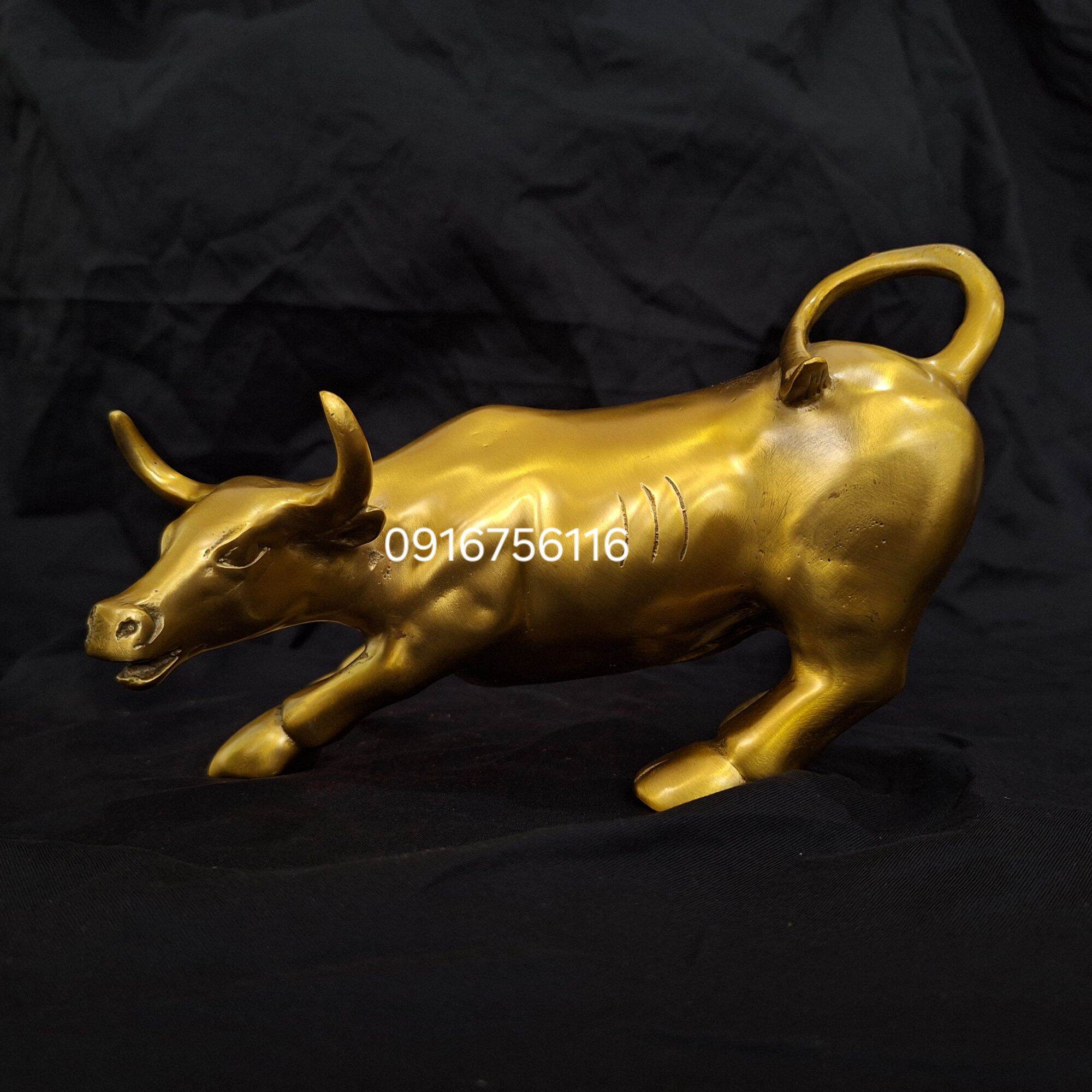 Tượng trâu bằng đồng bày bàn trang trí, tượng con giáp sửu bày phong thuỷ
