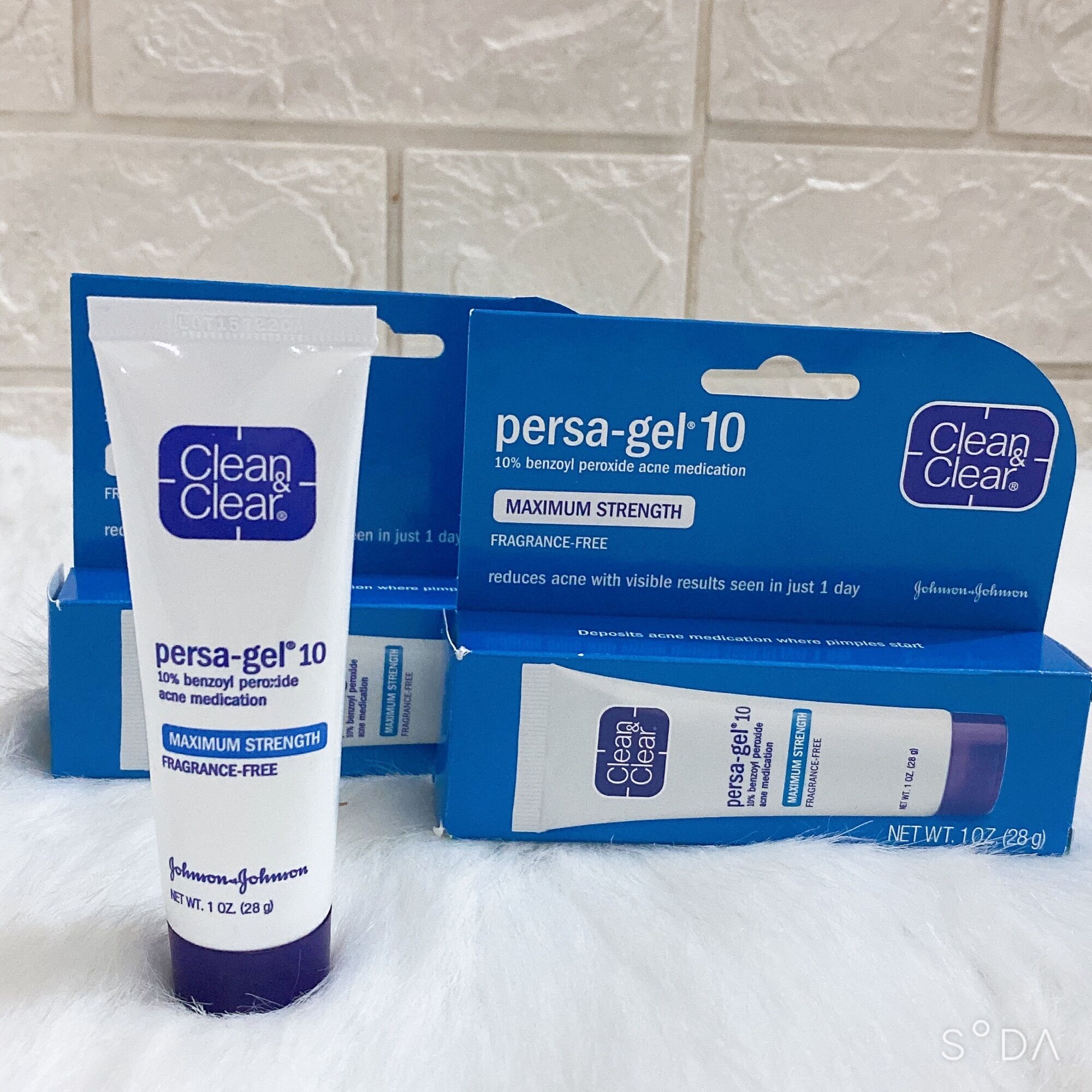 Gel chấm mụn siêu tốc Clean & Clear Persa Gel Maximum Strength 28g