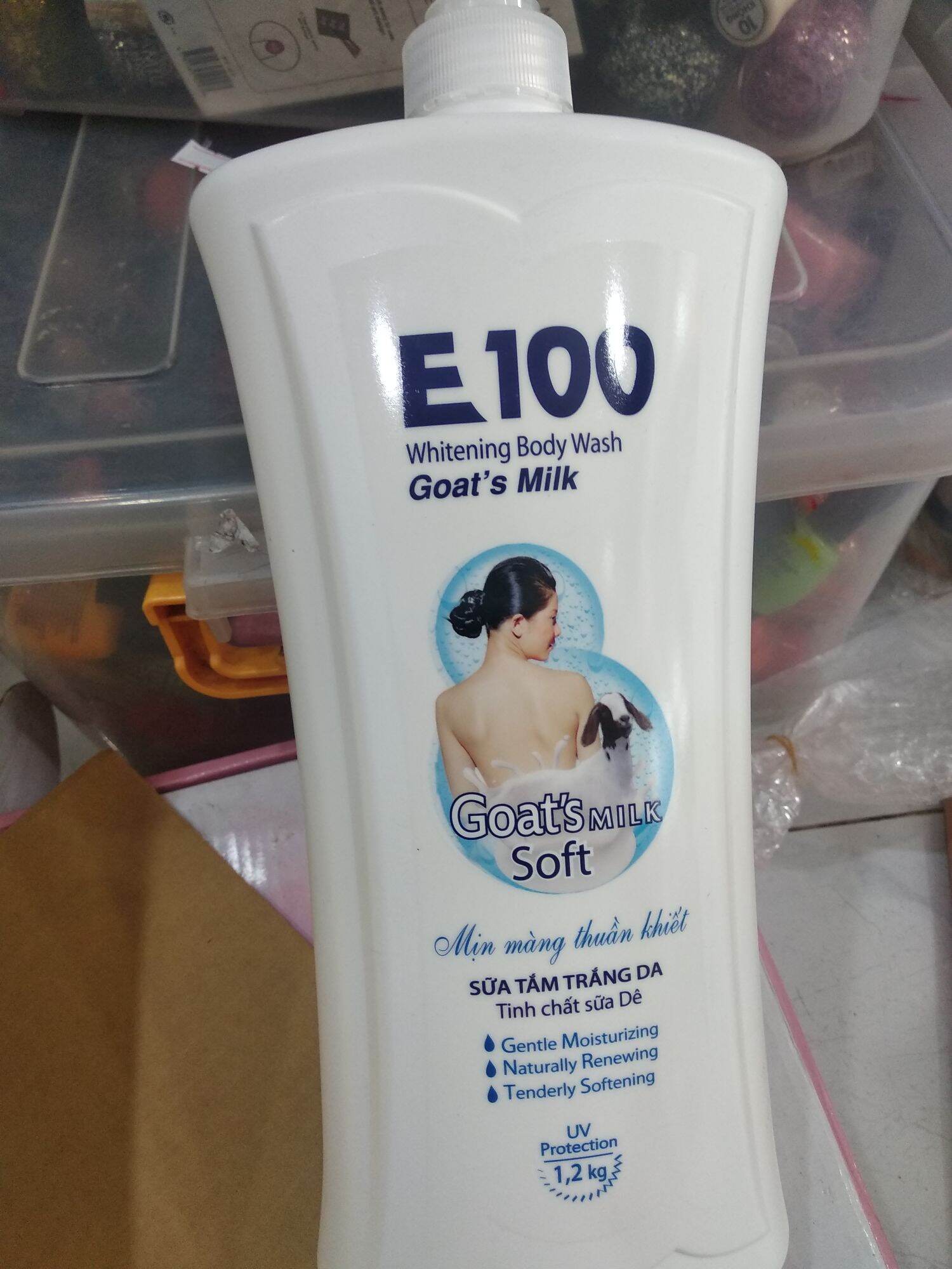 Sữa tắm E100 màu trắng 1.2 lít