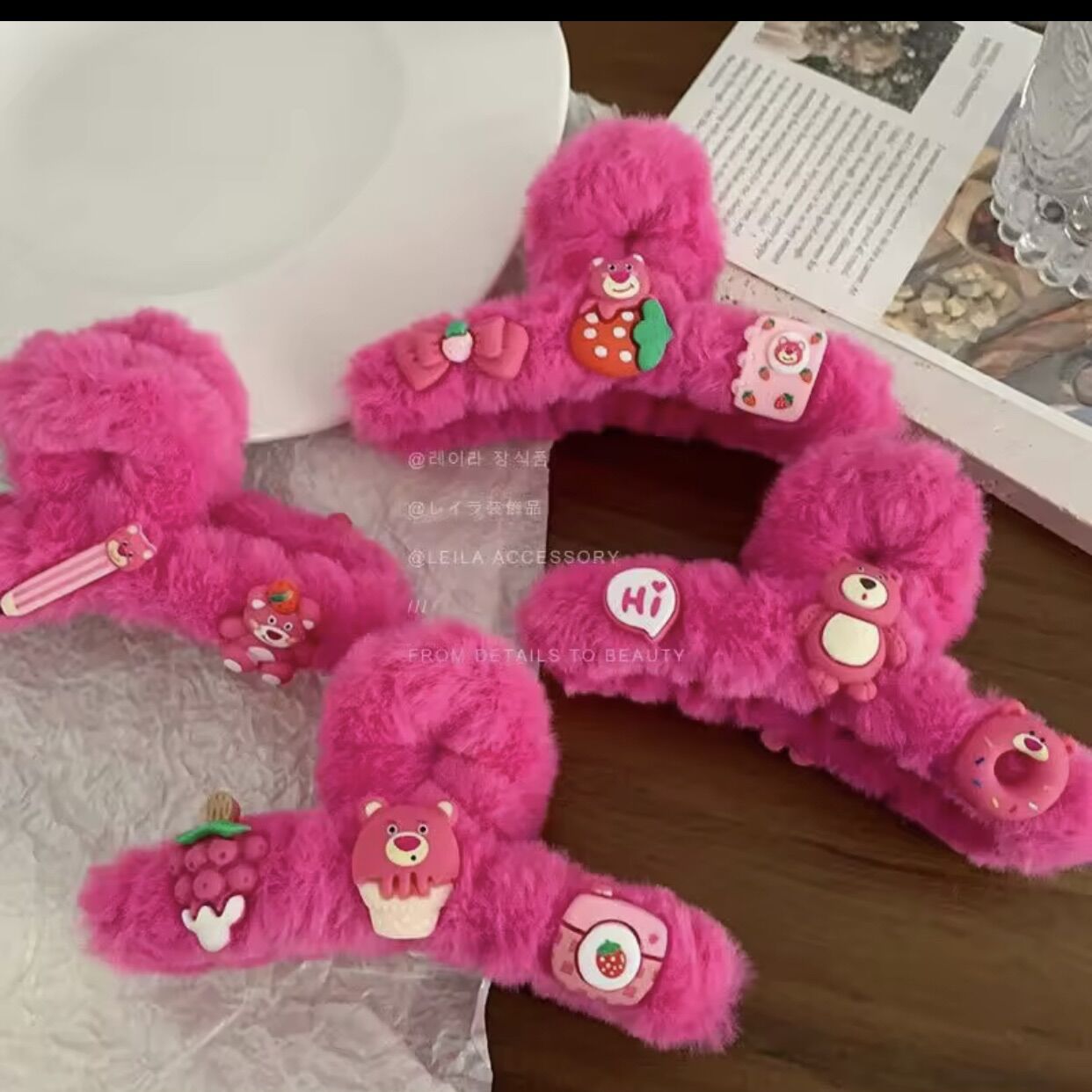 KẸP TÓC CÀNG CUA BÔNG GẤU DÂU LOTSO (ngẫu nhiên)