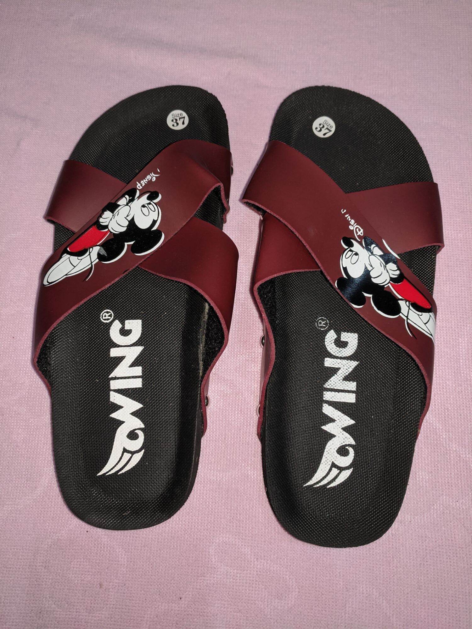 Dép nữ đế bằng quai chéo hình chuột Mickey