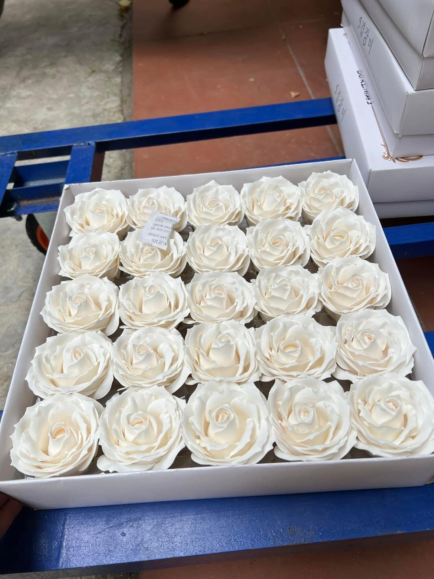 Hoa sáp 7 lớp hộp 25 bông