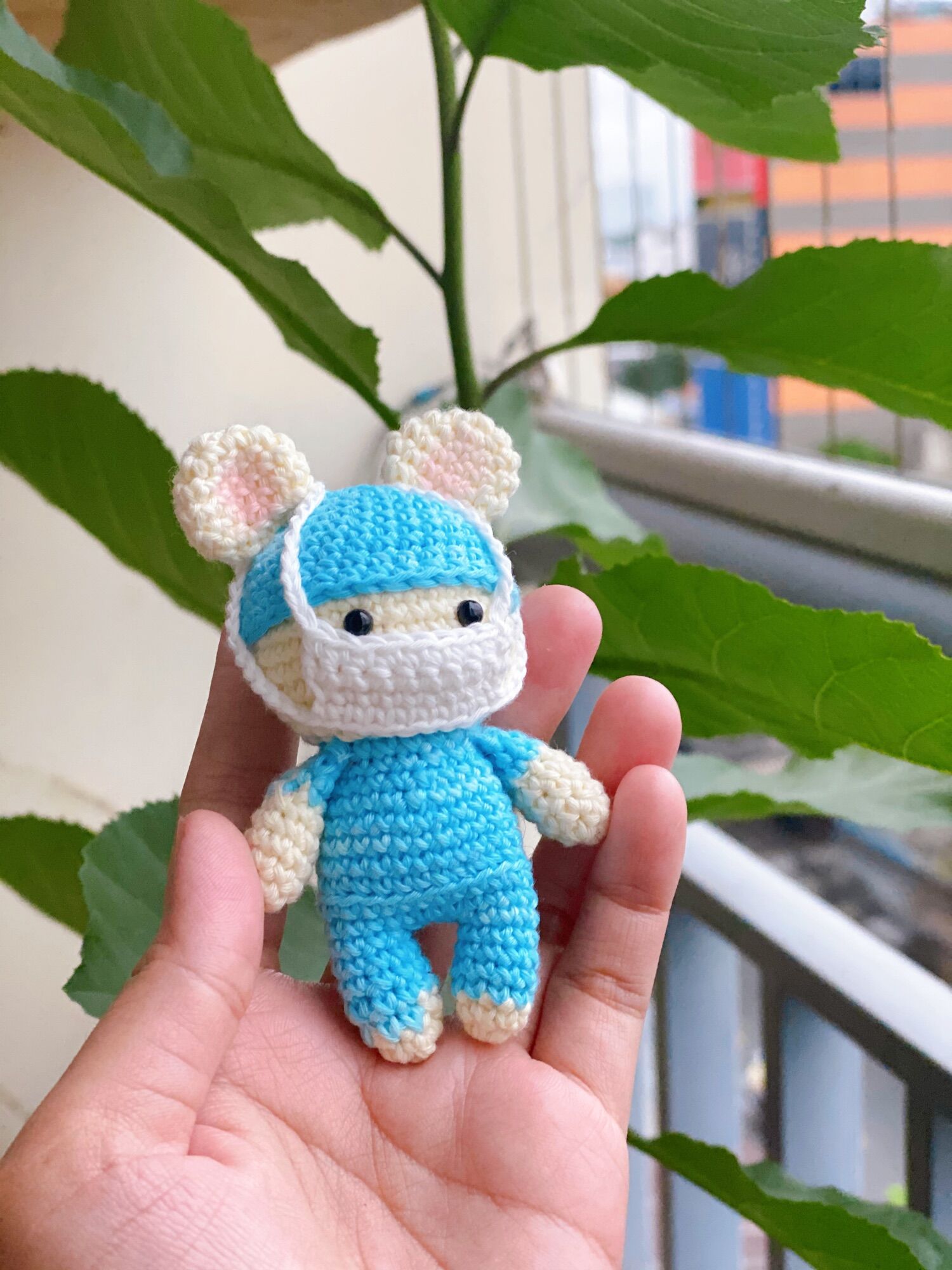 Móc khoá gấu bông bác sĩ bằng len handmade