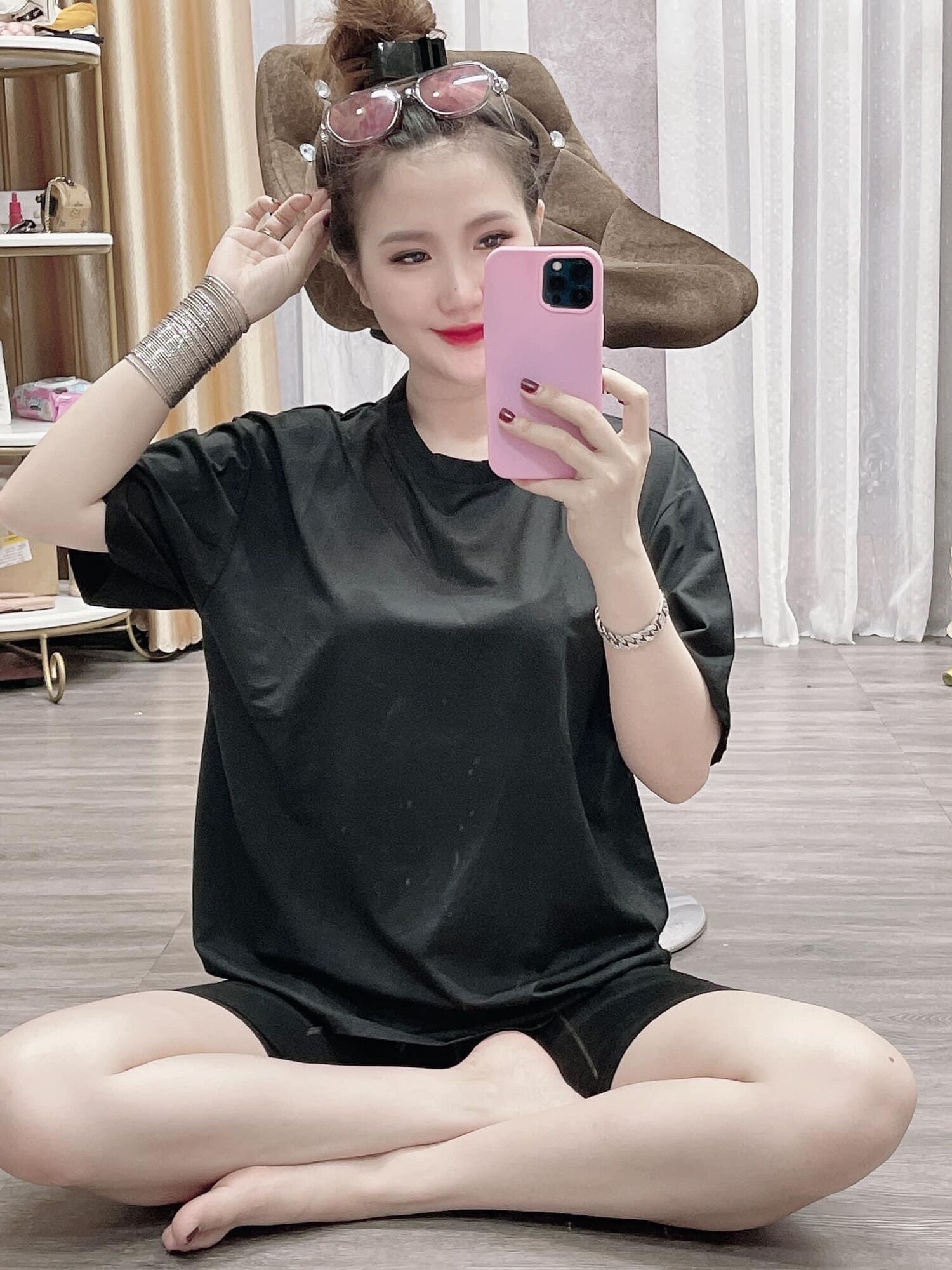 Set áo phông+ quần legging co giãn form 40-60kg mặc vừa. Khách chọn màu ib shop nhé.