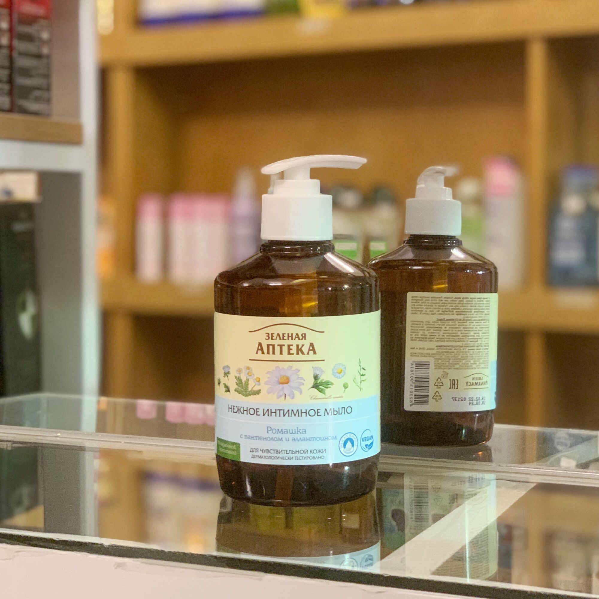 Dung dịch vệ sinh phụ nữ APTEKA Nga dạng gel /370ml
