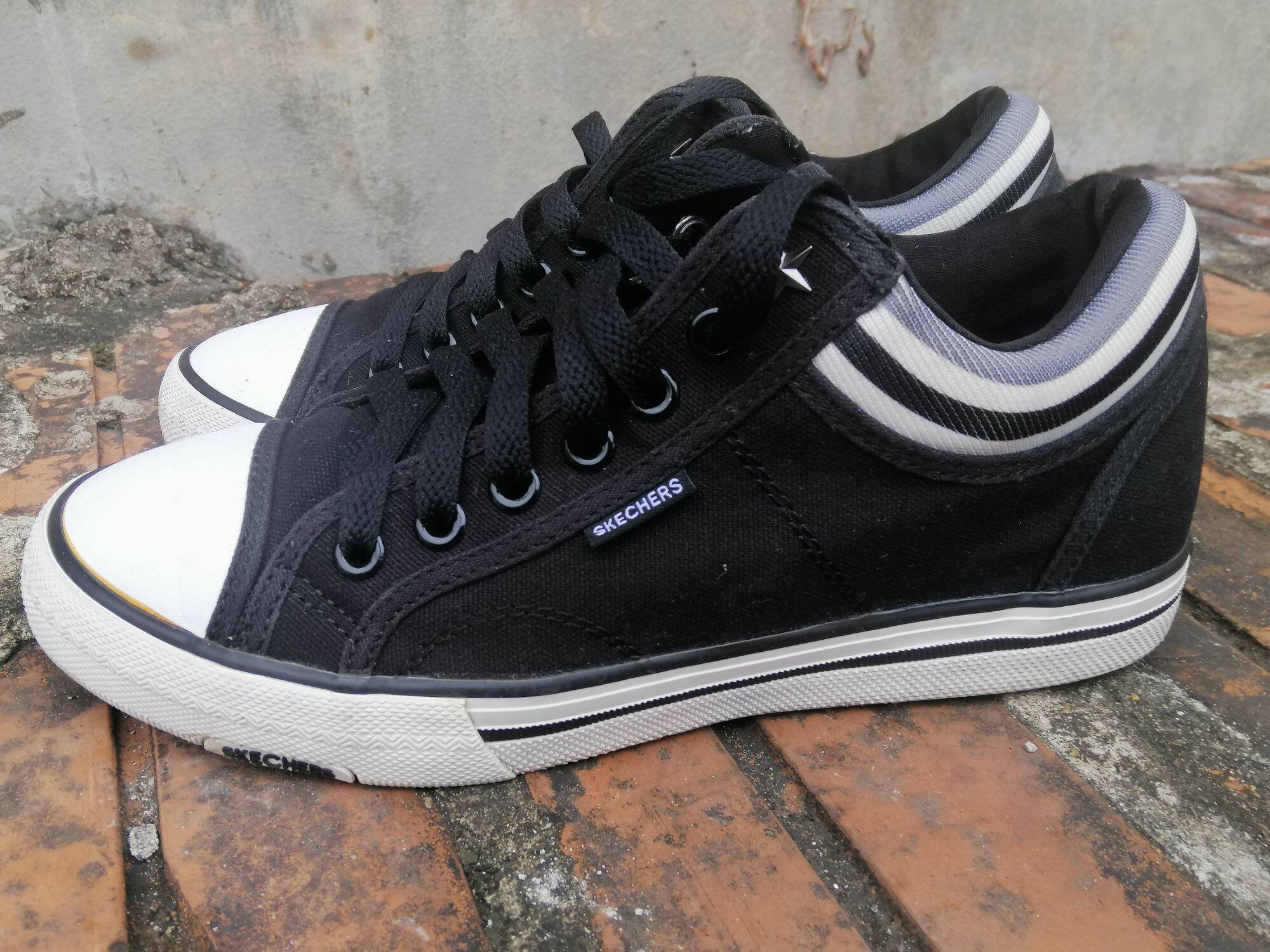 Giầy thể thao nữ hiệu Skechers của Mỹ