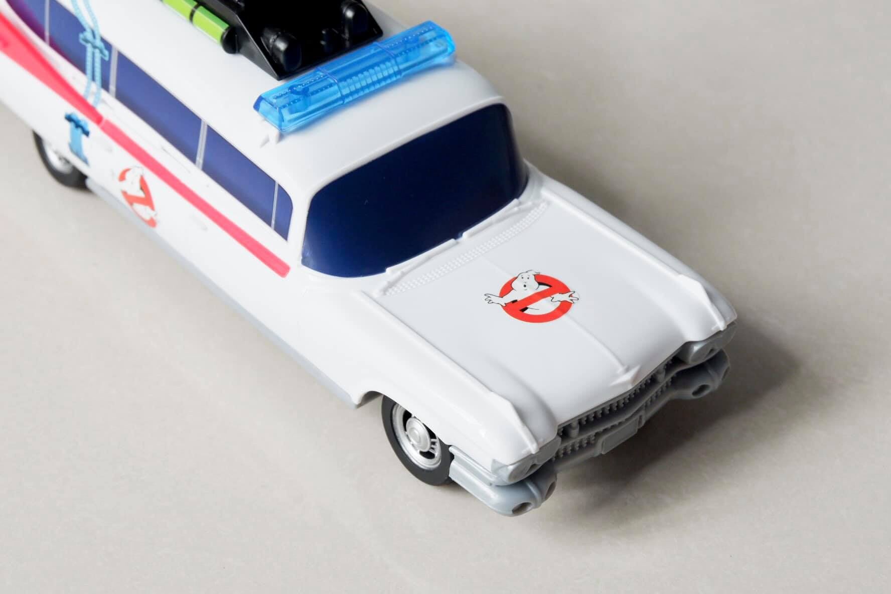 Mô Hình Lắp Ghép Xe Cadillac Ghostbusters (Biệt đội săn ma)