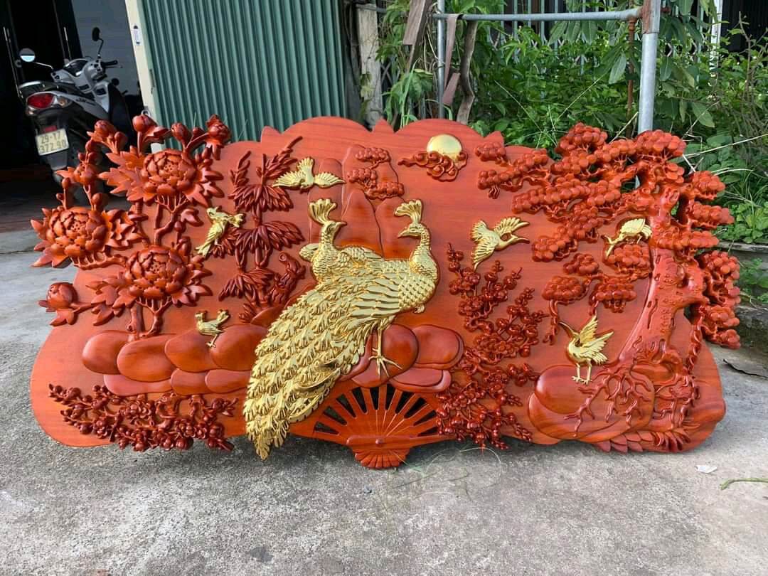 Tranh treo tường trạm khắc phu thê viên mãn bằng gỗ hương đỏ kt 60×120×4cm
