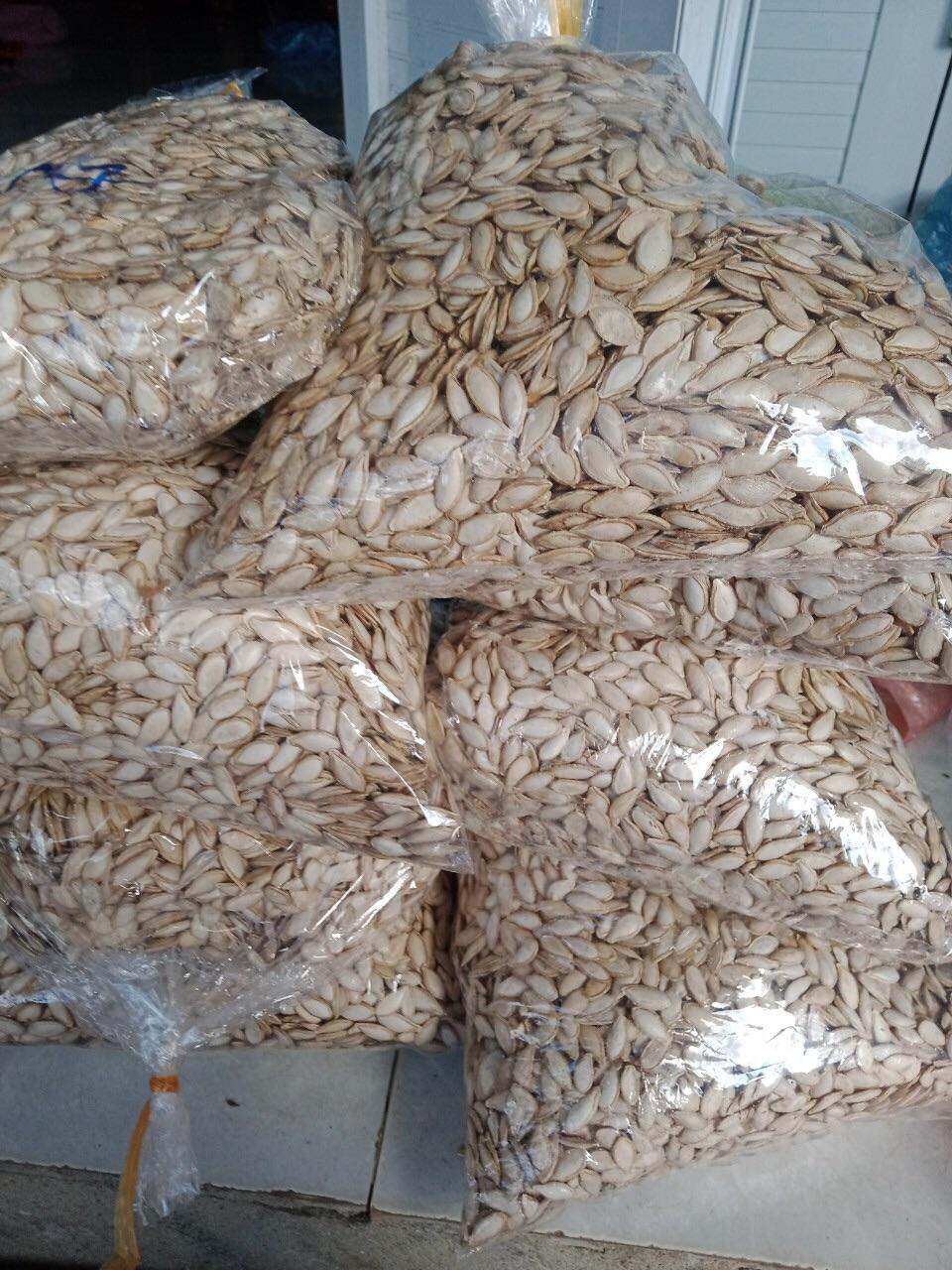 Hạt bí dân 120k/kg chuẩn sạch bao lép