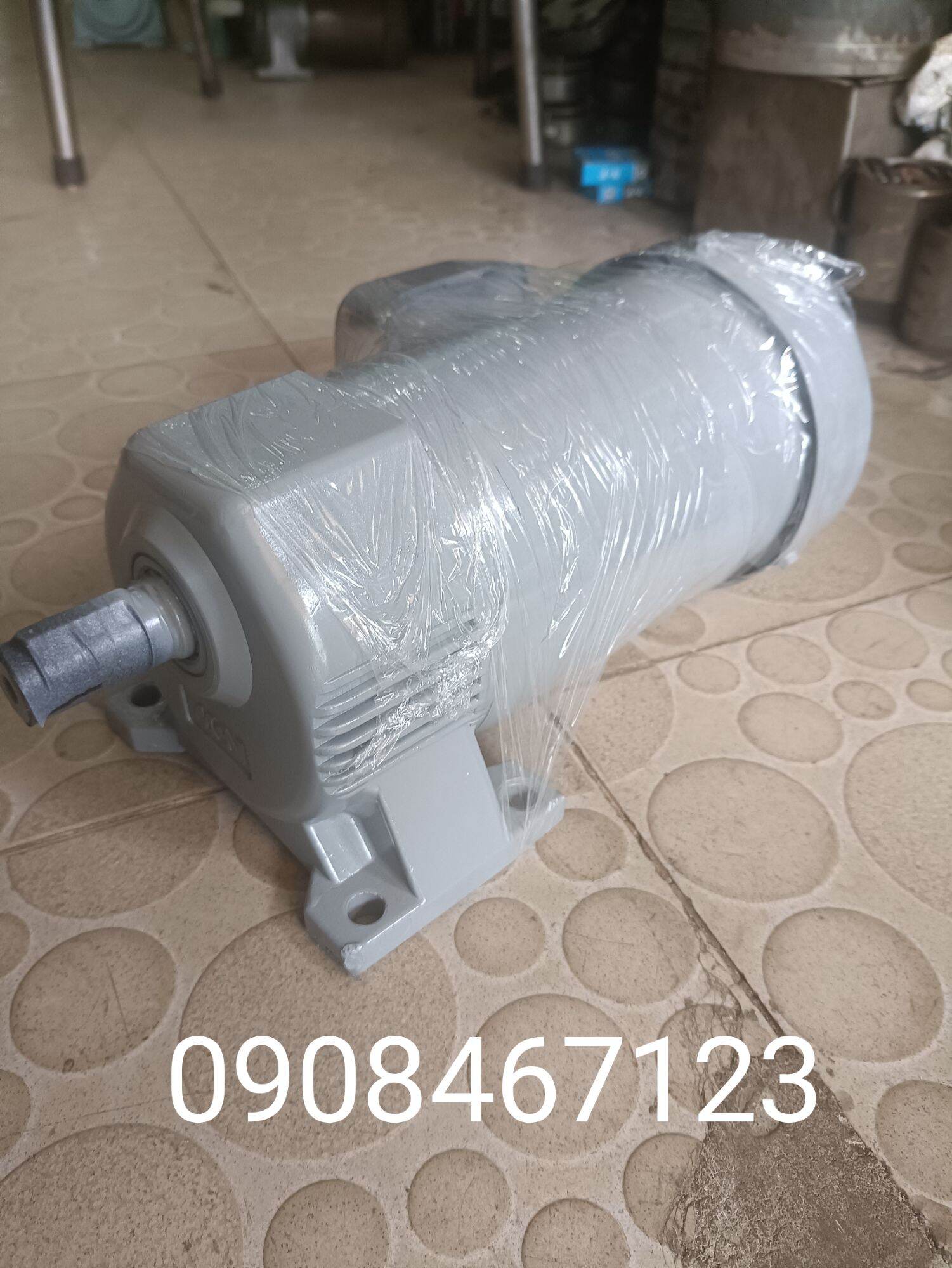 motor giảm tốc 400w  ,  220v  , trục cốc 22li