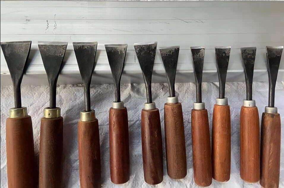 Bộ 10 cây đục chạm đục điêu khắc gỗ mài sắc kèm cán gỗ nghiến