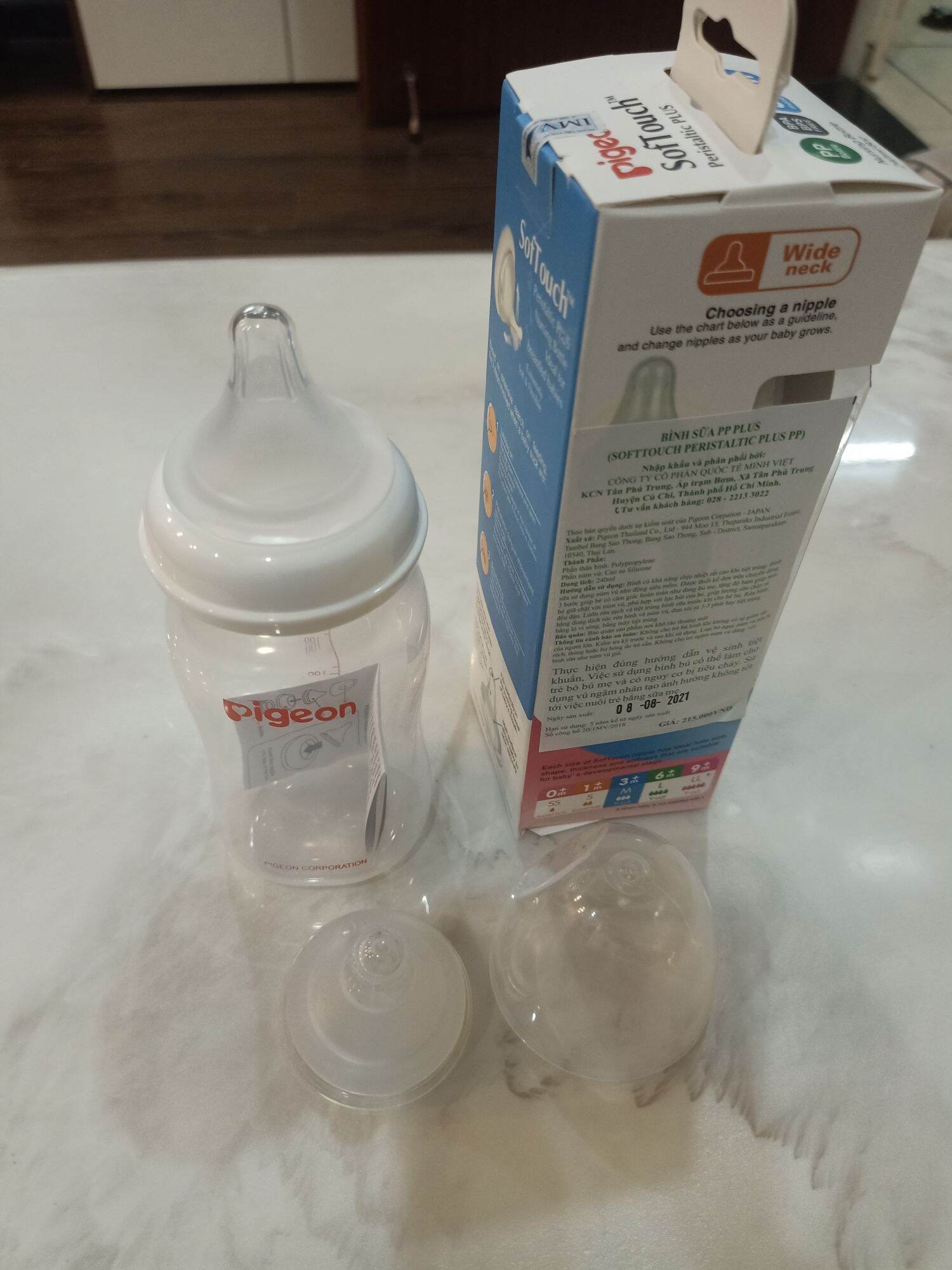 Bình sữa pigeon Softouch cổ rộng 160ml/240ml [tặng kèm 1 núm ti thay thế đủ size]