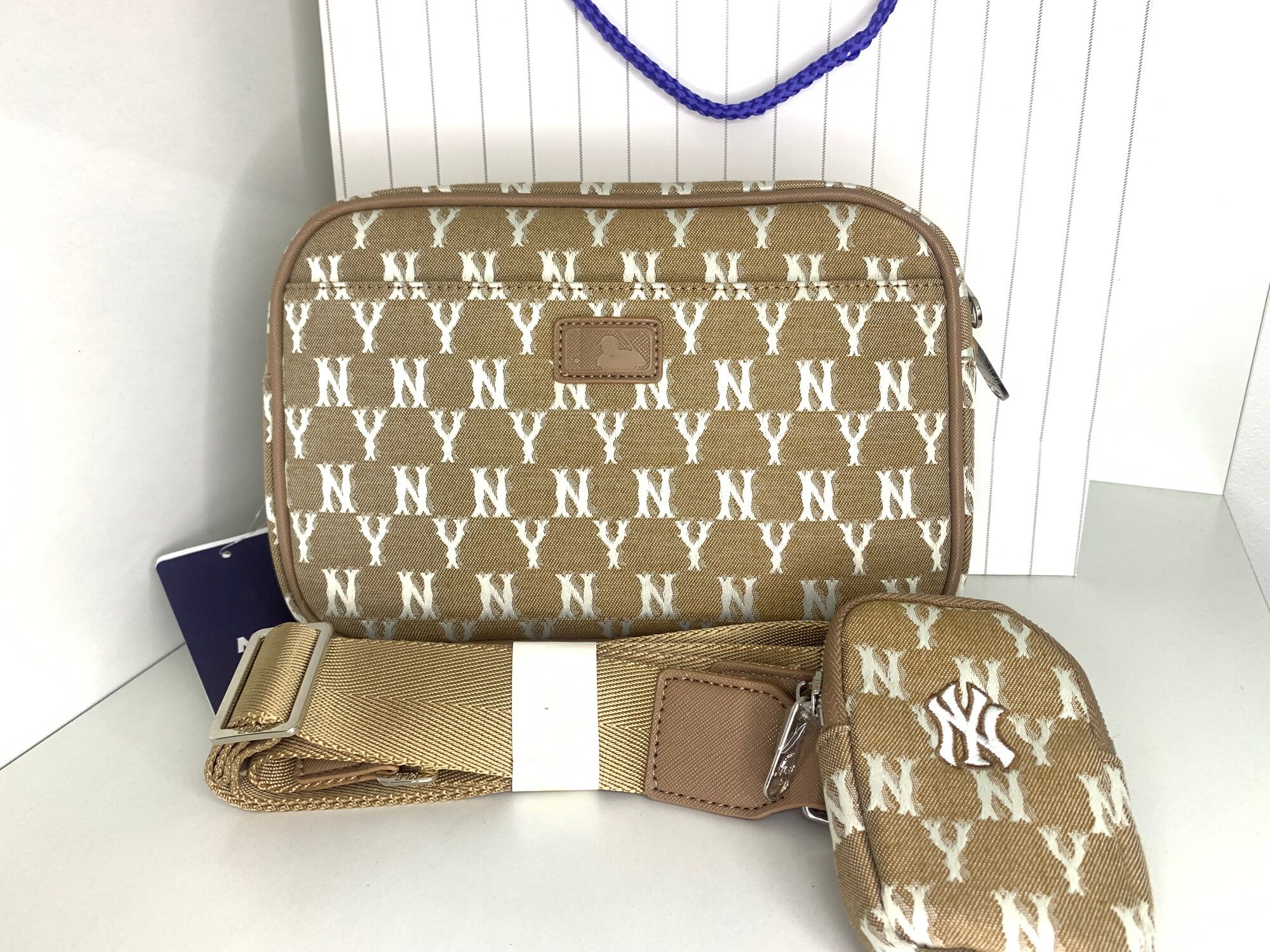 Túi đeo chéo MLB monogram