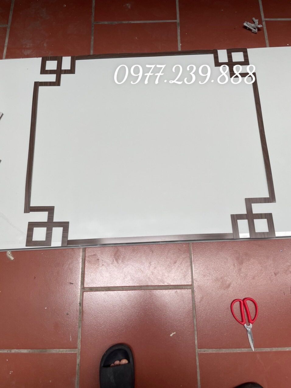 Viền trang trí bàn thờ bằng alu
