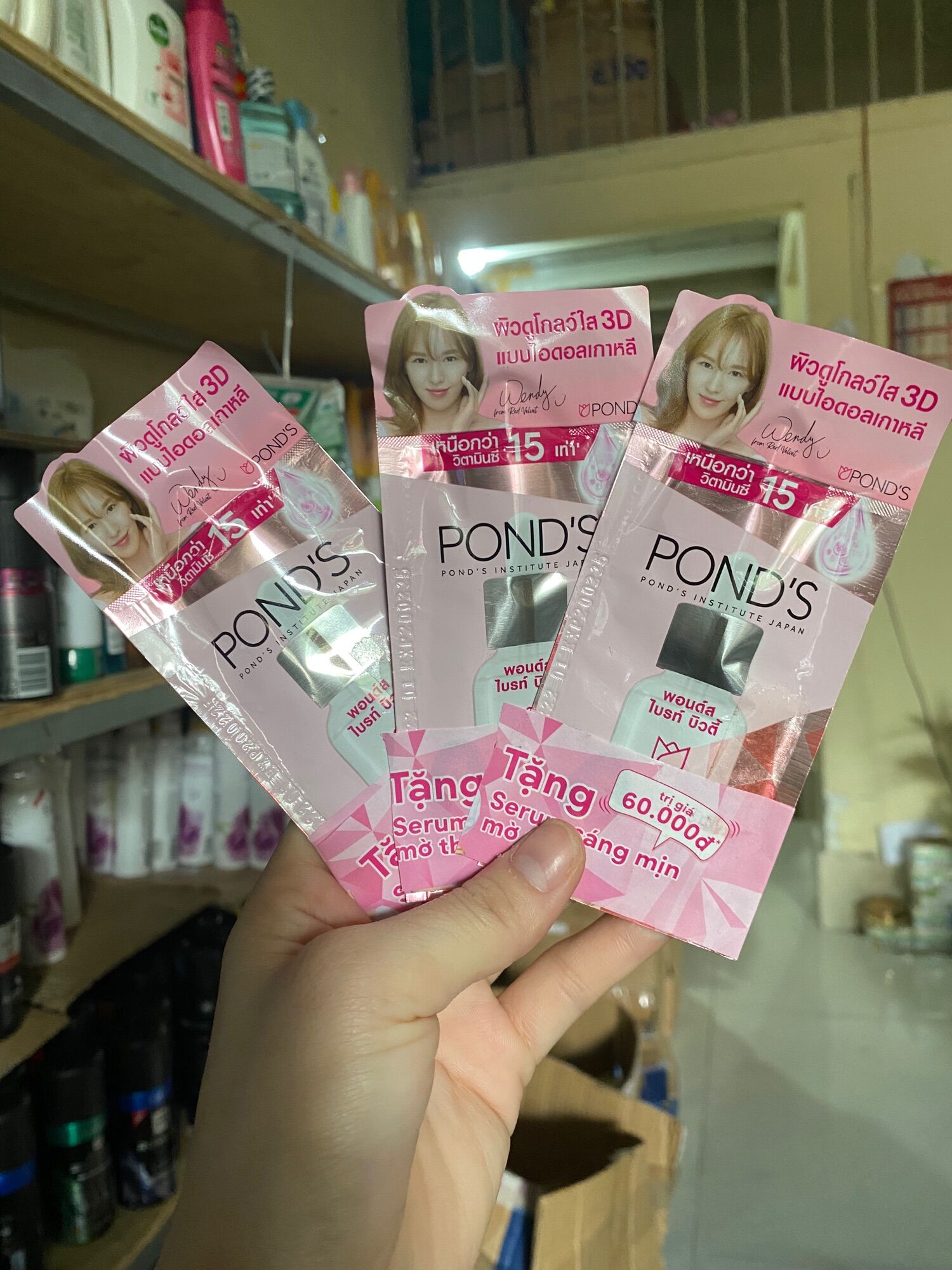 3 típ Tinh chất dưỡng trắng ponds 3d glow serum 7,5g
