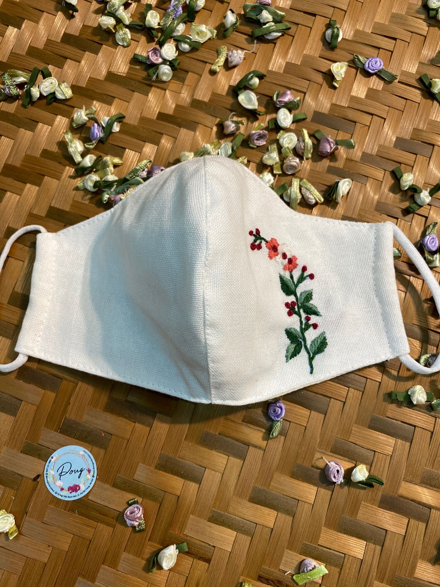 Khẩu trang thêu tay vải linen (handmade by Pong)