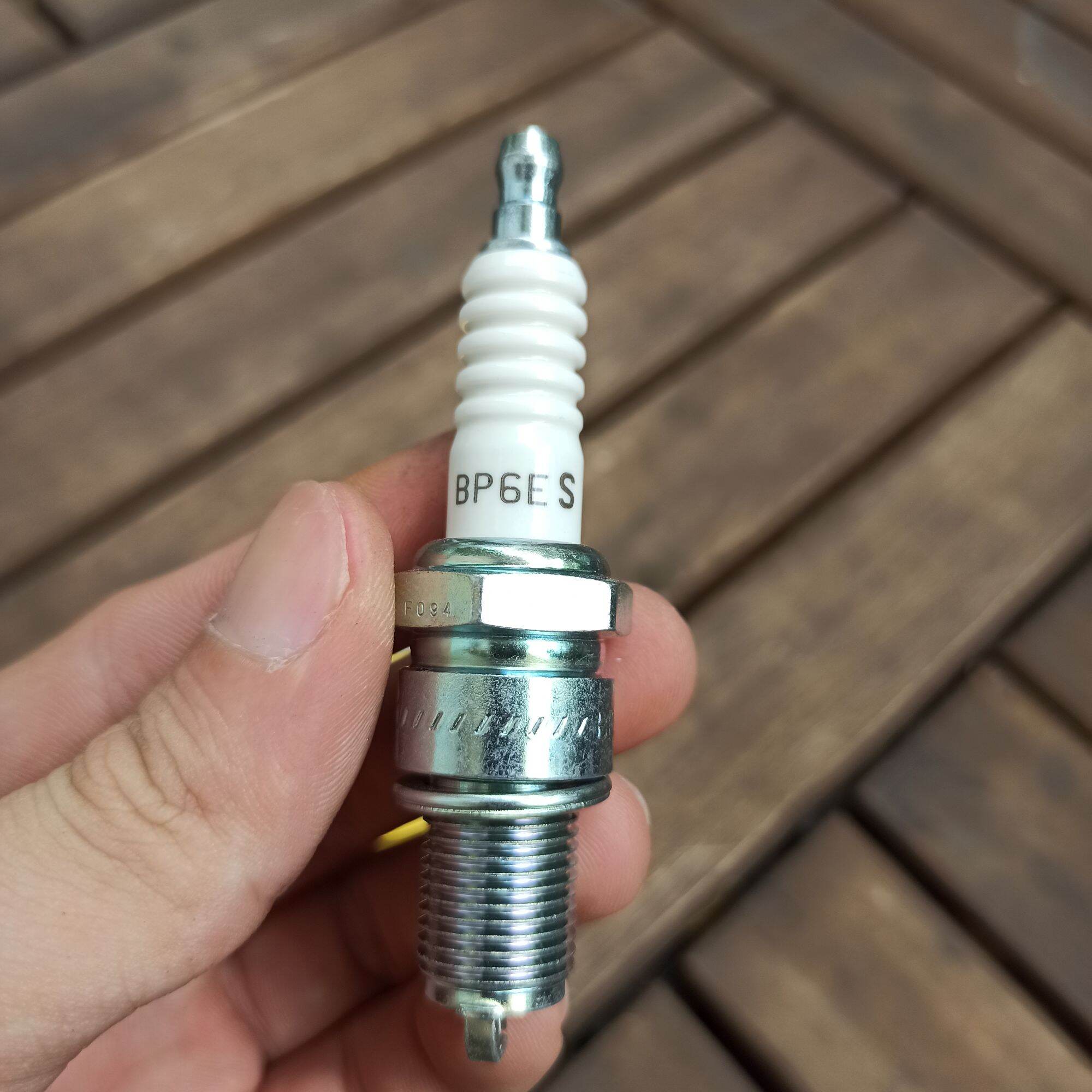 Bugi NGK niken - BP6ES ( chân dài, ren 14mm)
