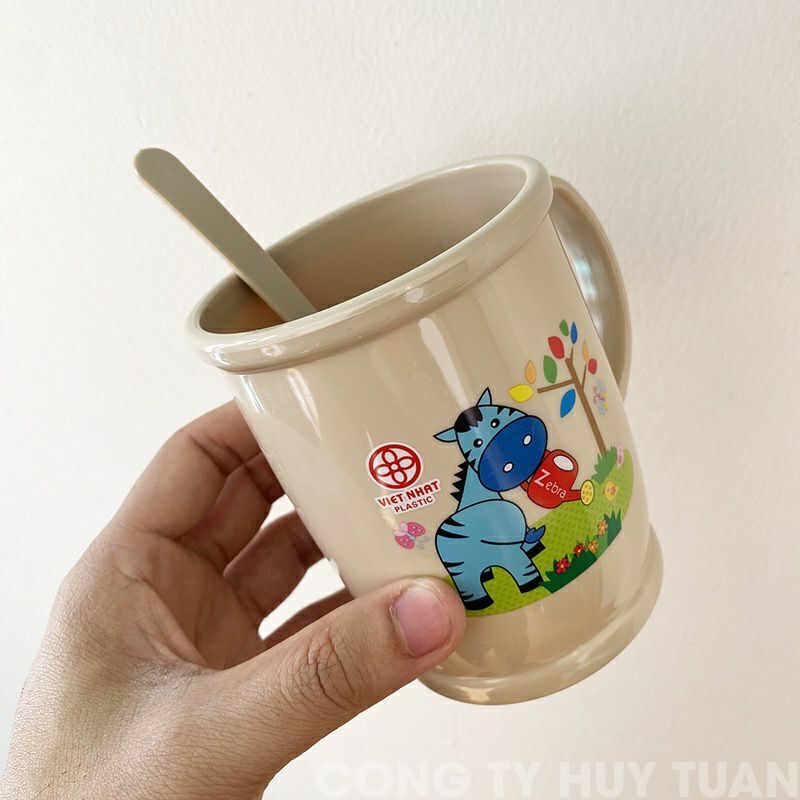 Cốc uống nước có nắp kèm thìa/việt nhật