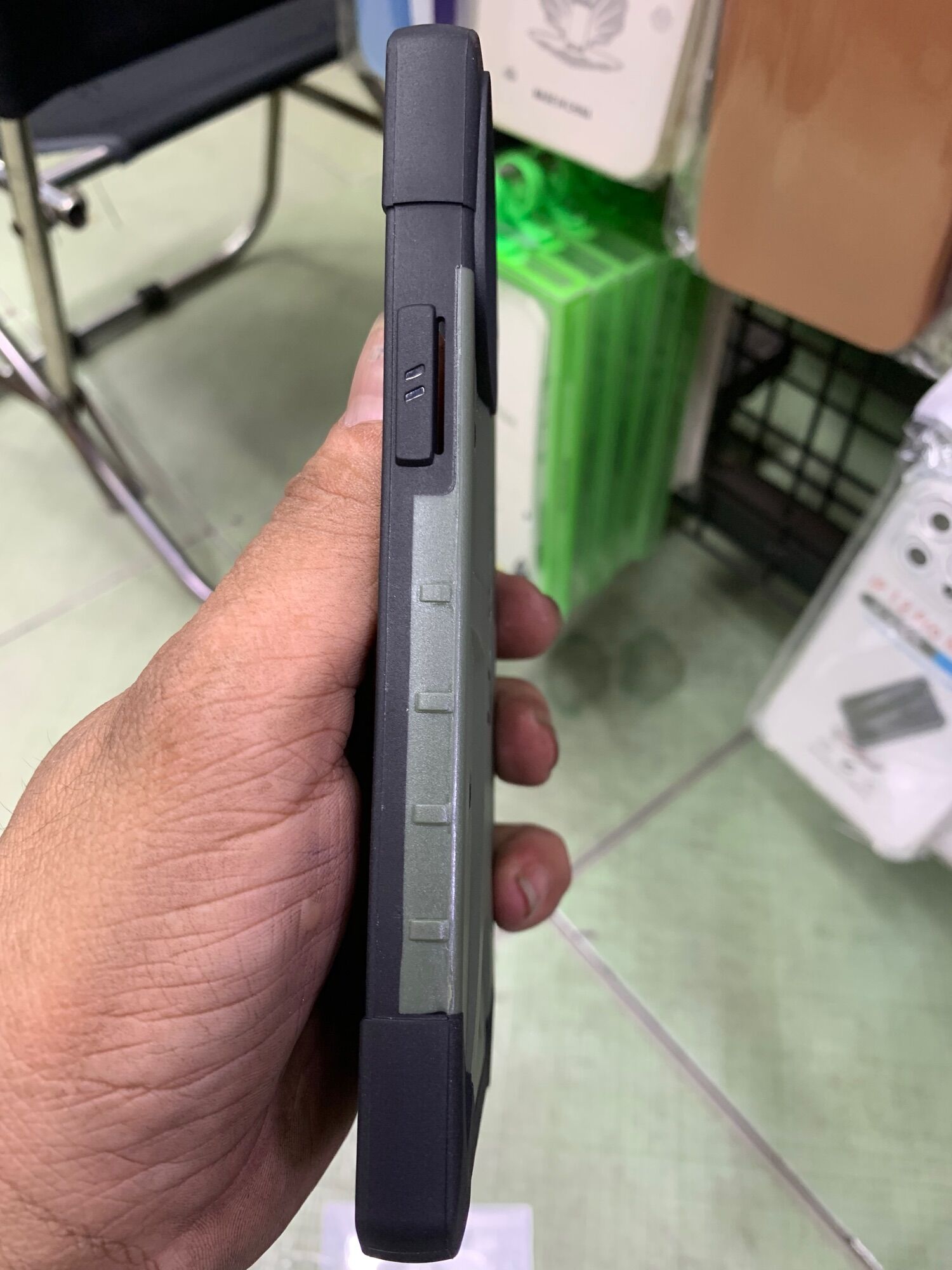 Ốp lưng iPhone 13 Promax dày chống sốc UAG
