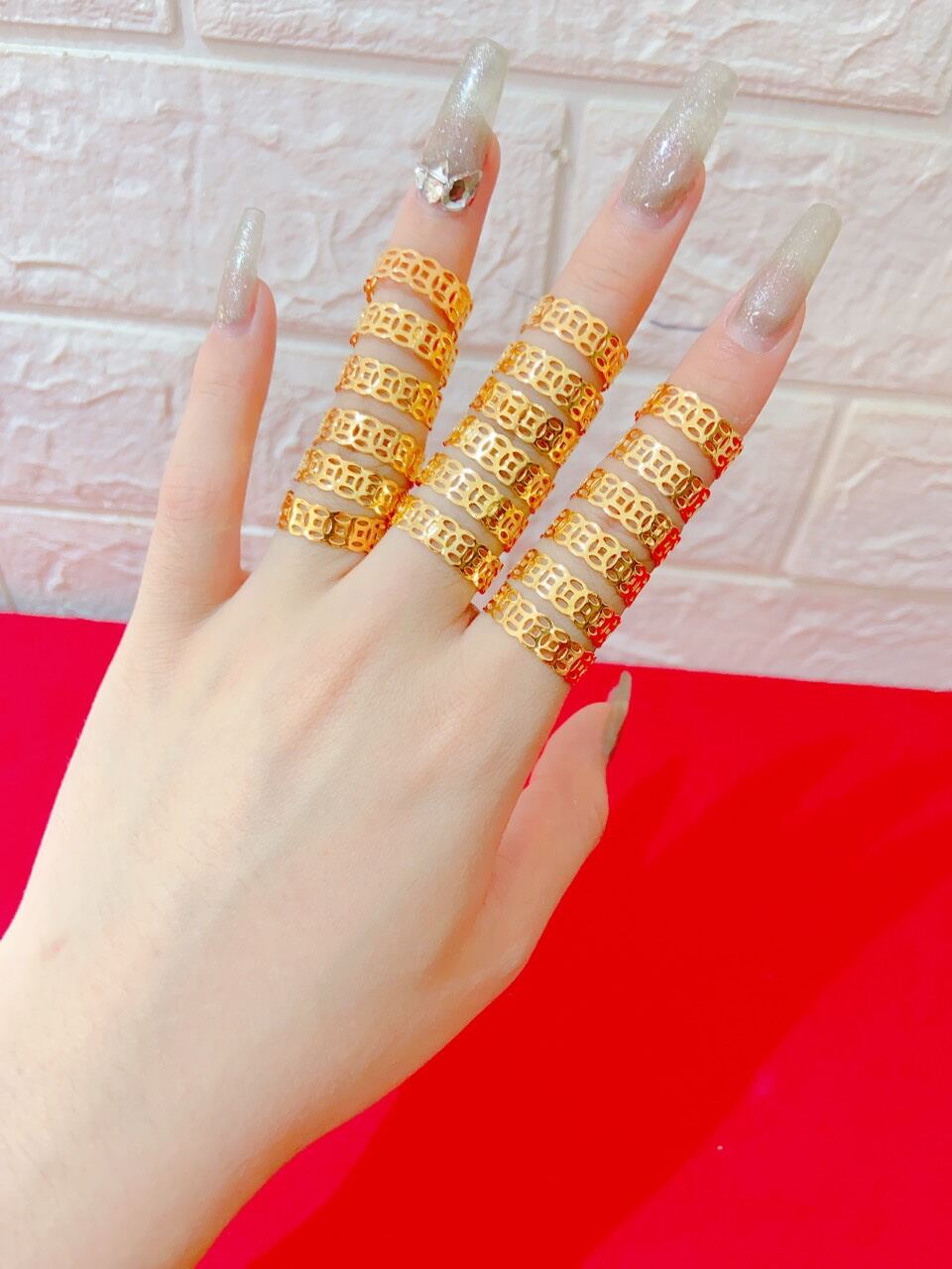 Nhẫn kim tiền vàng tây non tuổi cho nữ