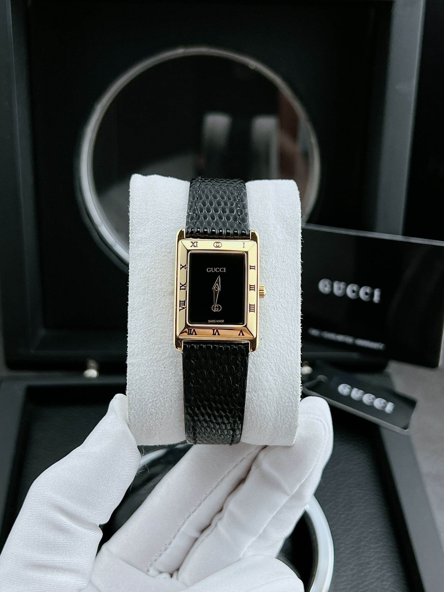 Đồng hồ Dior dây lưới có nam châm  WinMart