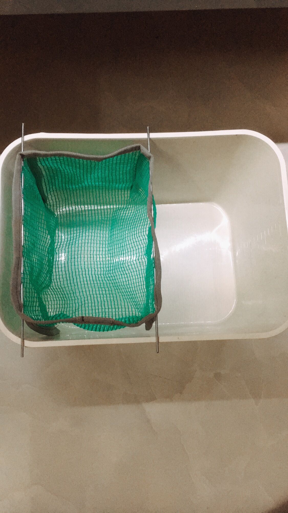 Lồng lưới đẻ cá Guppy cho khay 7l