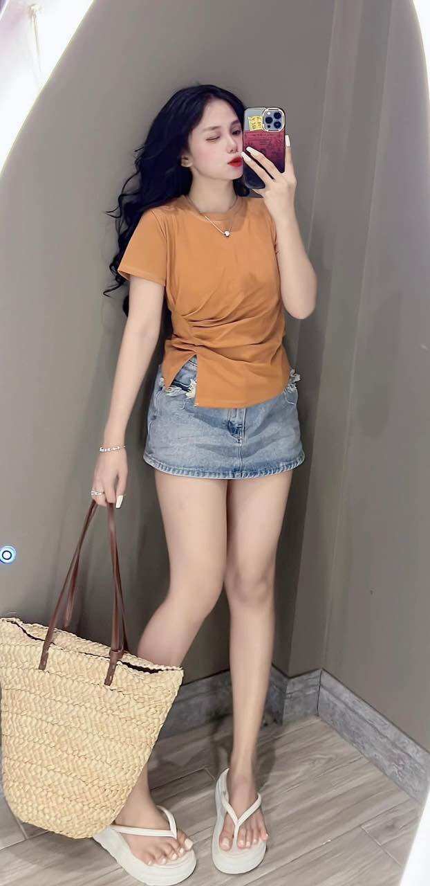 Áo thun dáng ôm nữ tay ngắn nhún eo
