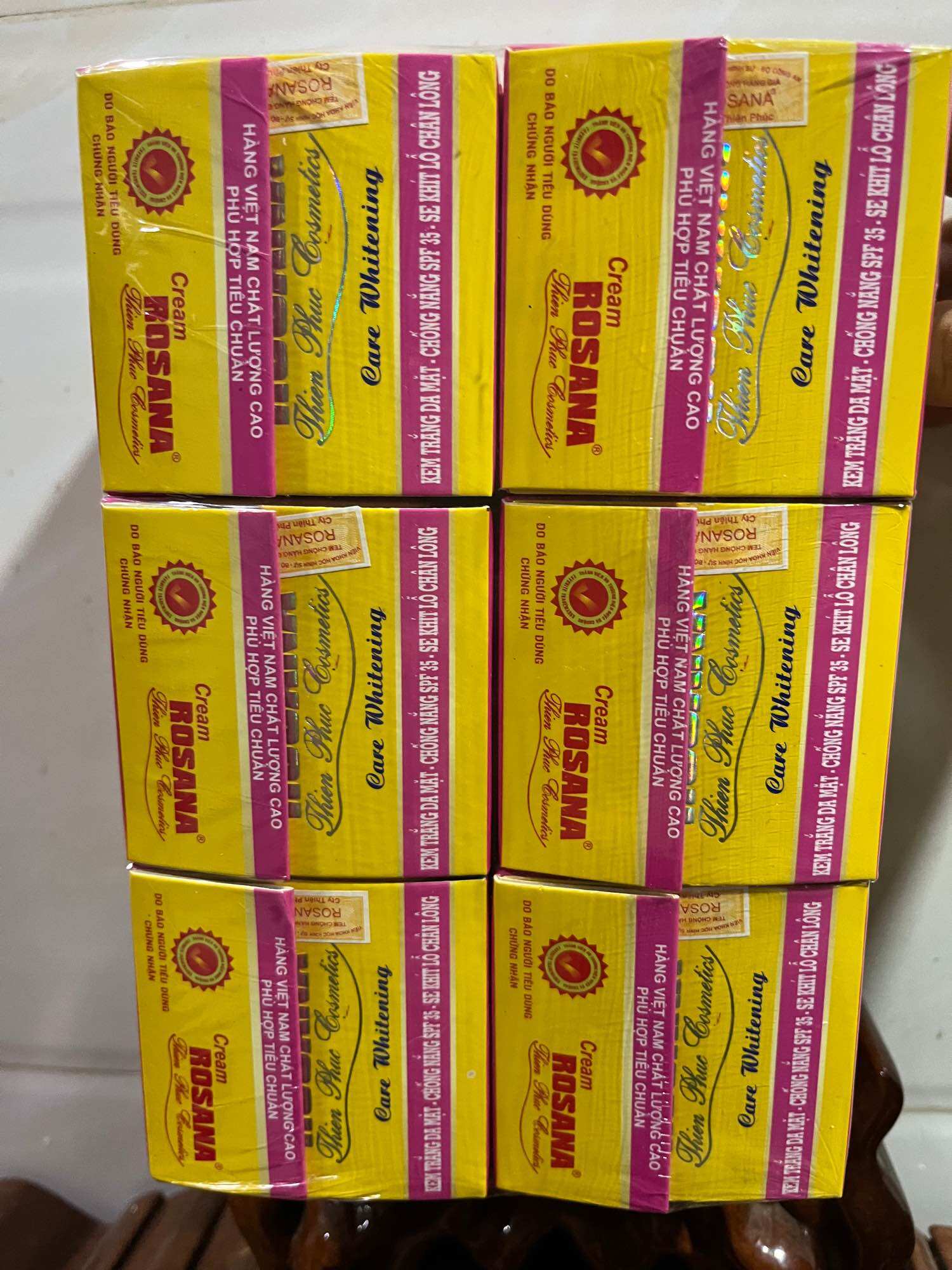 12 hủ kem Rosana trắng da chống nắng se khít lỗ chân lông 15g