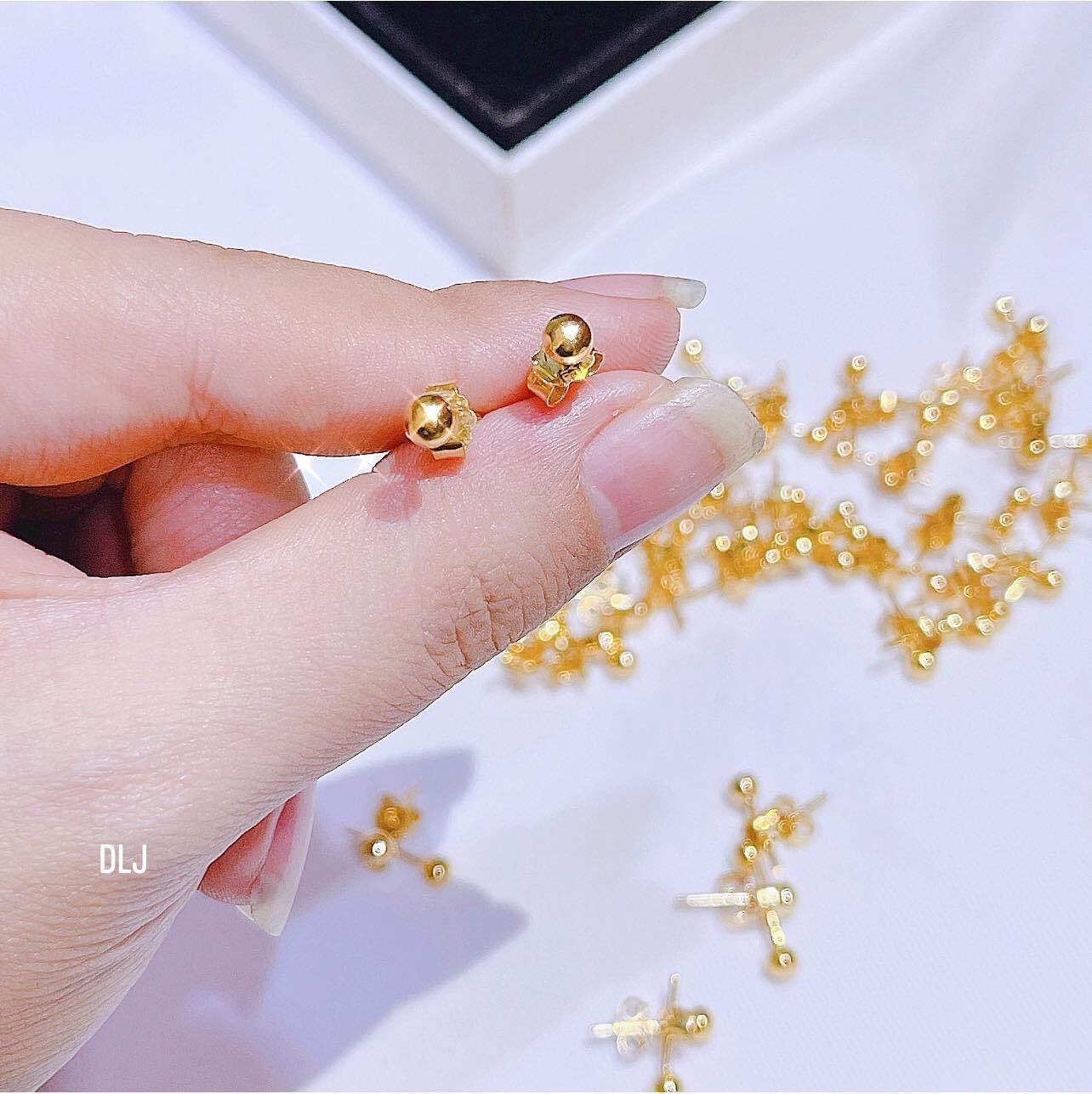 Bông tai nụ bóng vàng tây có hoá đơn tiệm vàng _ vàng tây 10 kara