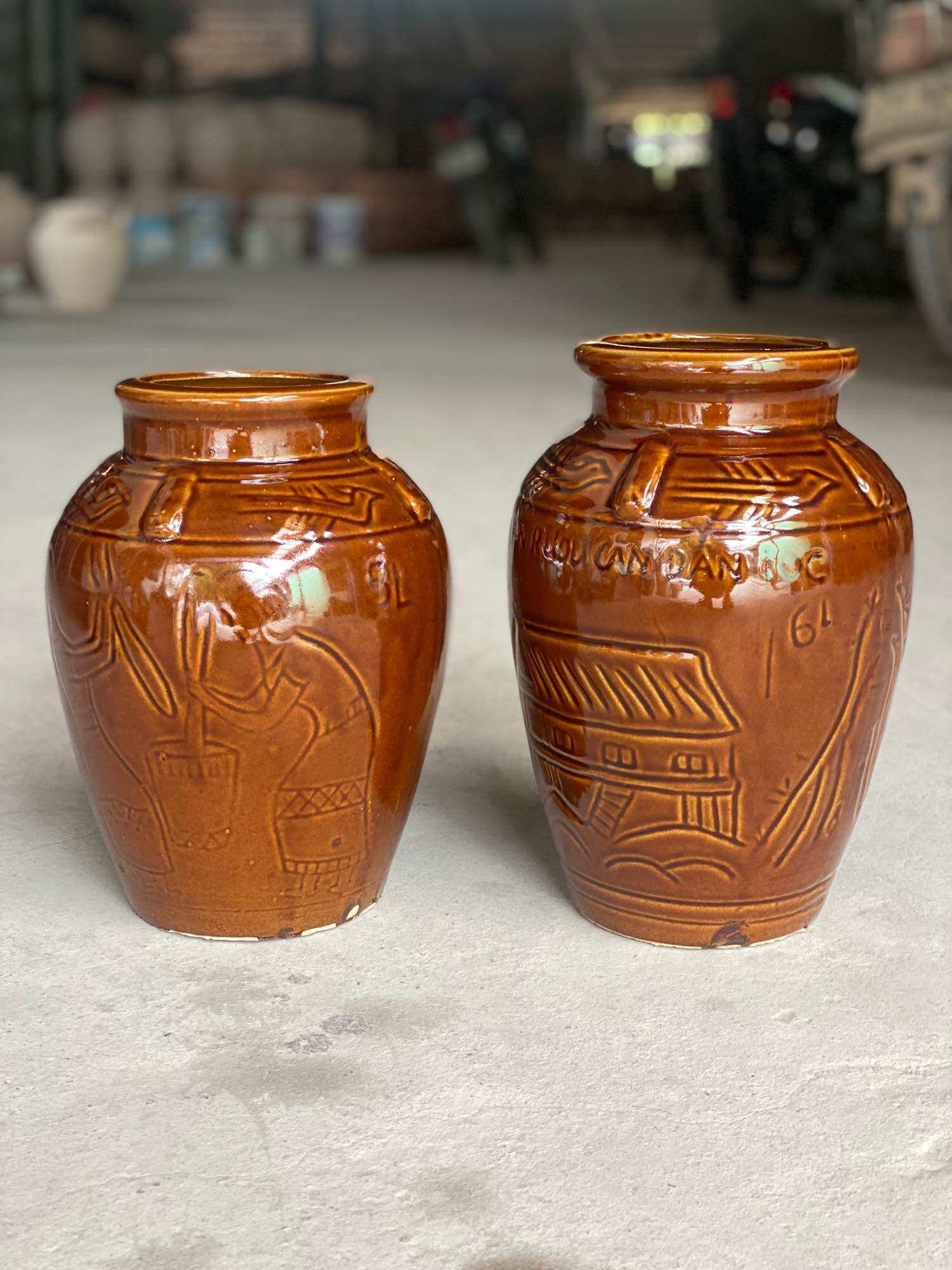 Chum rượu cần. Vò rượu 4 - 6lít (gốm sứ Bát Tràng)