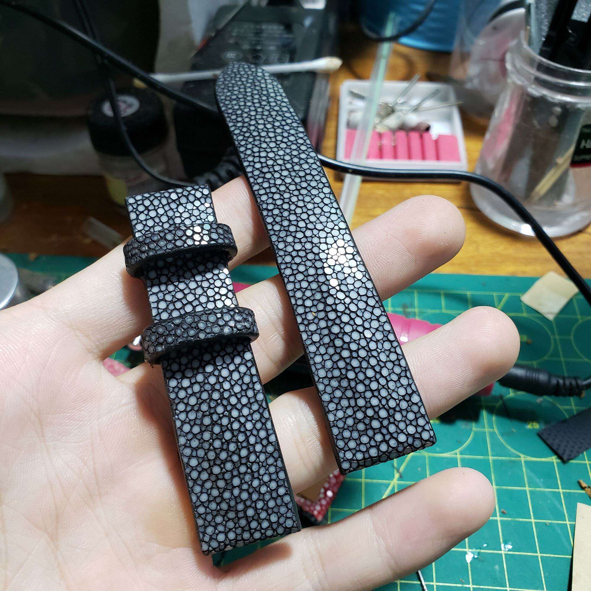 (Handmade) - Dây đồng hồ da cá đuối đen size 20-18