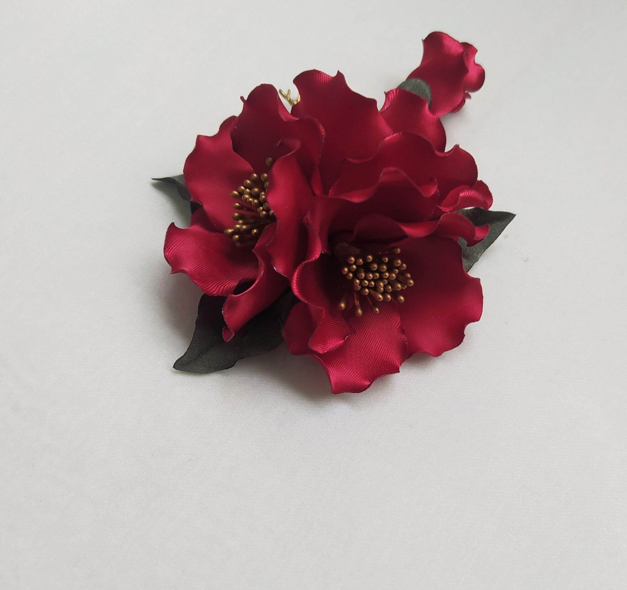 Hoa cài áo chùm handmade Canto màu đỏ đô