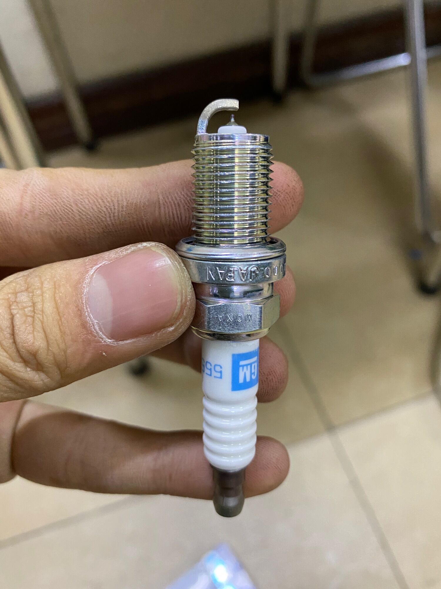 Bugi đánh lửa Chervolet Trax xịn Gm:55576026