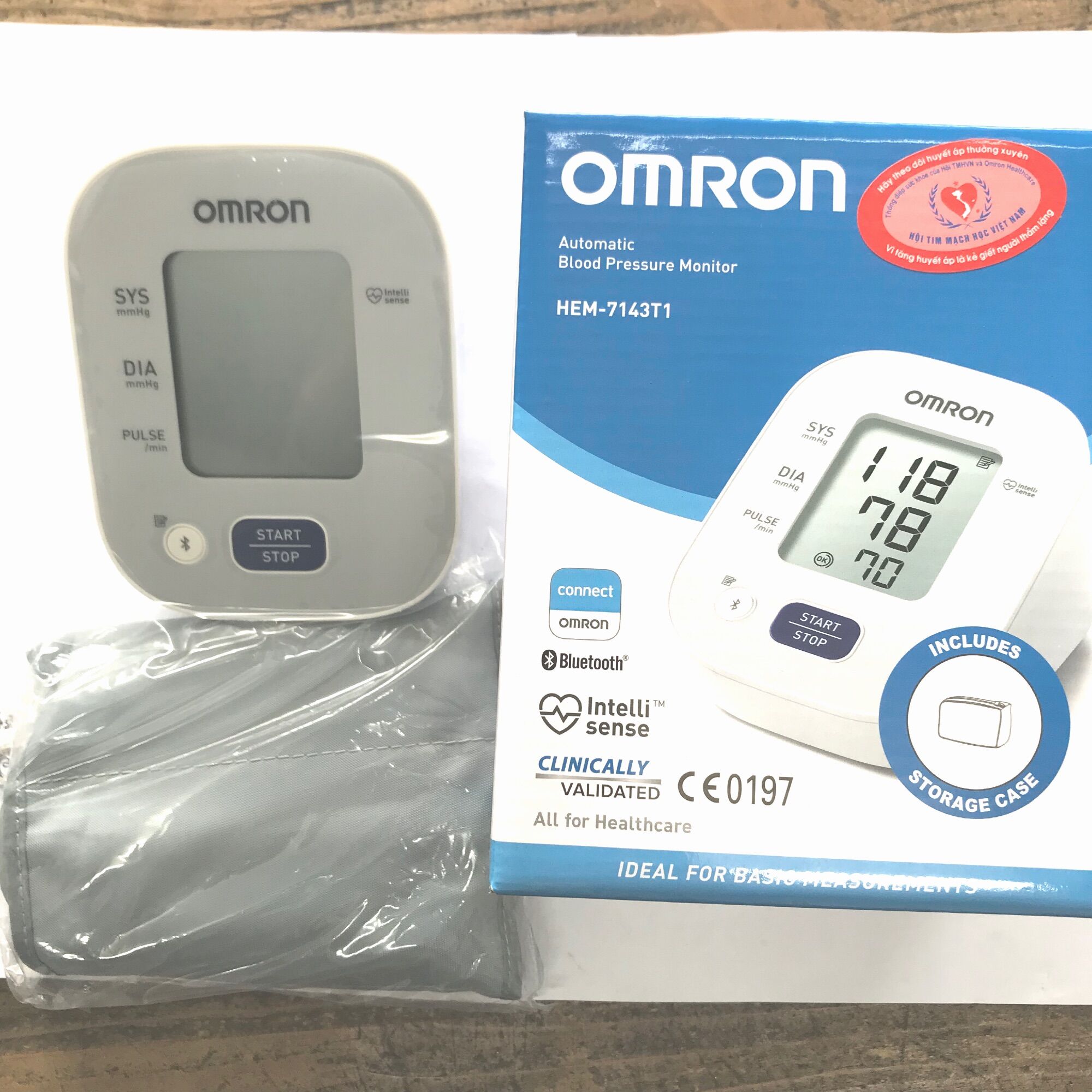 Máy Đo Huyết Áp Bắp Tay Omron HEM-7143T1- Bảo Hành 5 Năm