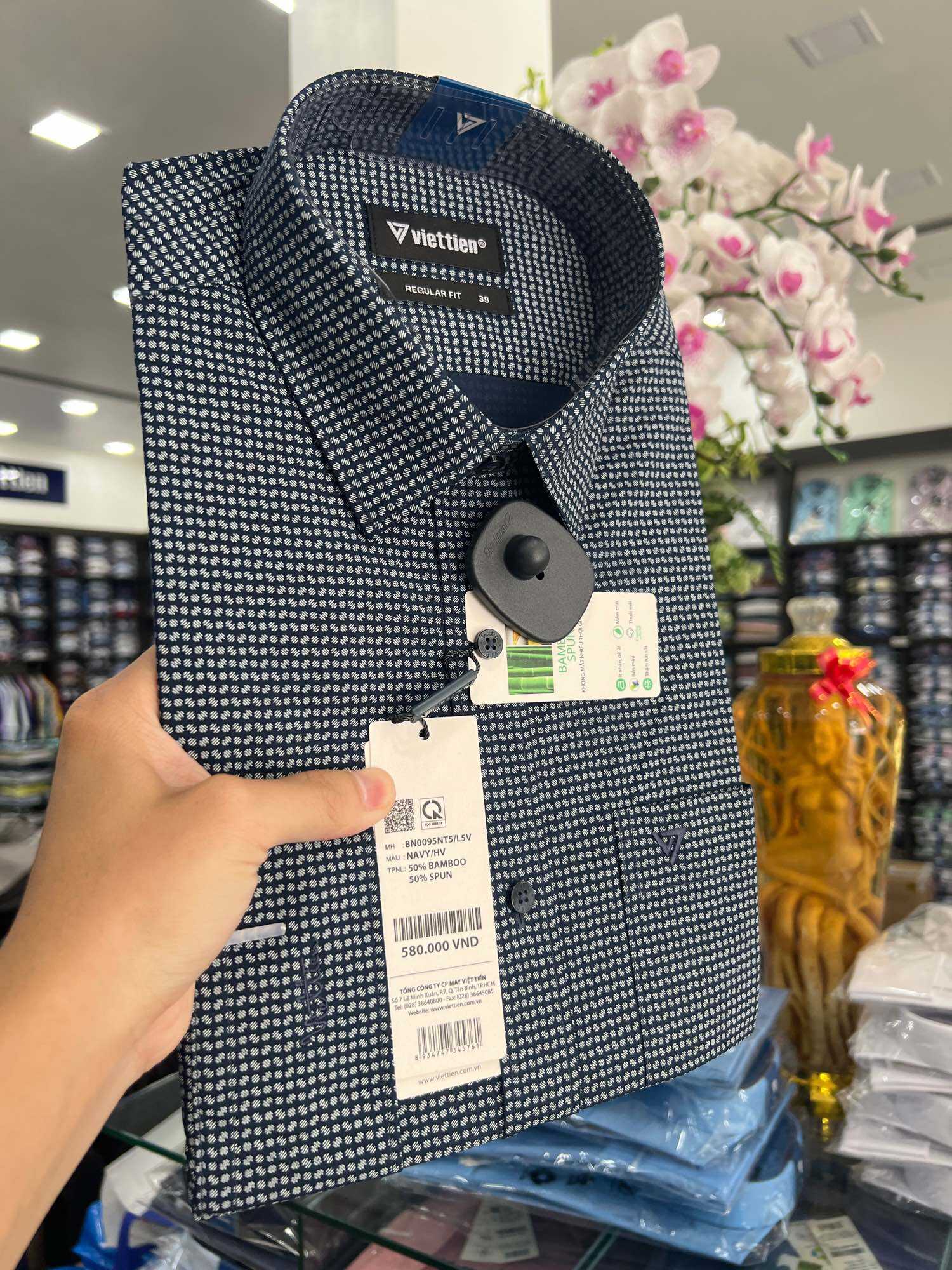Áo sơ mi dài tay Việt Tiến form RegulatFit còn size 37