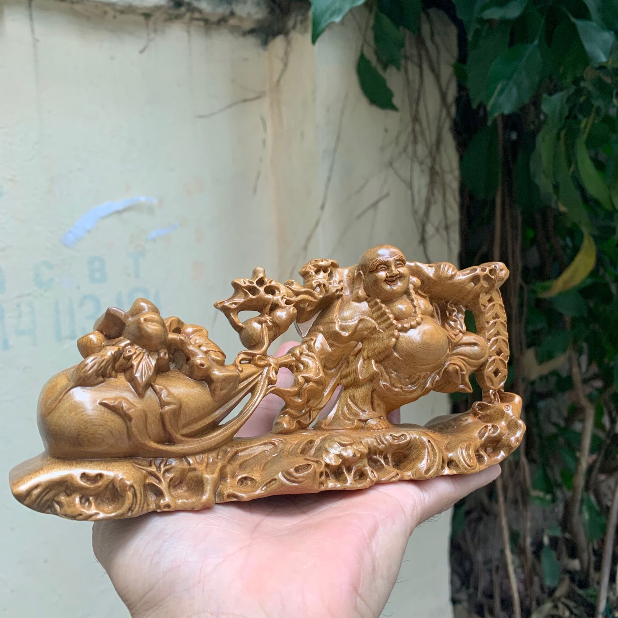 Tượng phật di lặc gỗ bách xanh