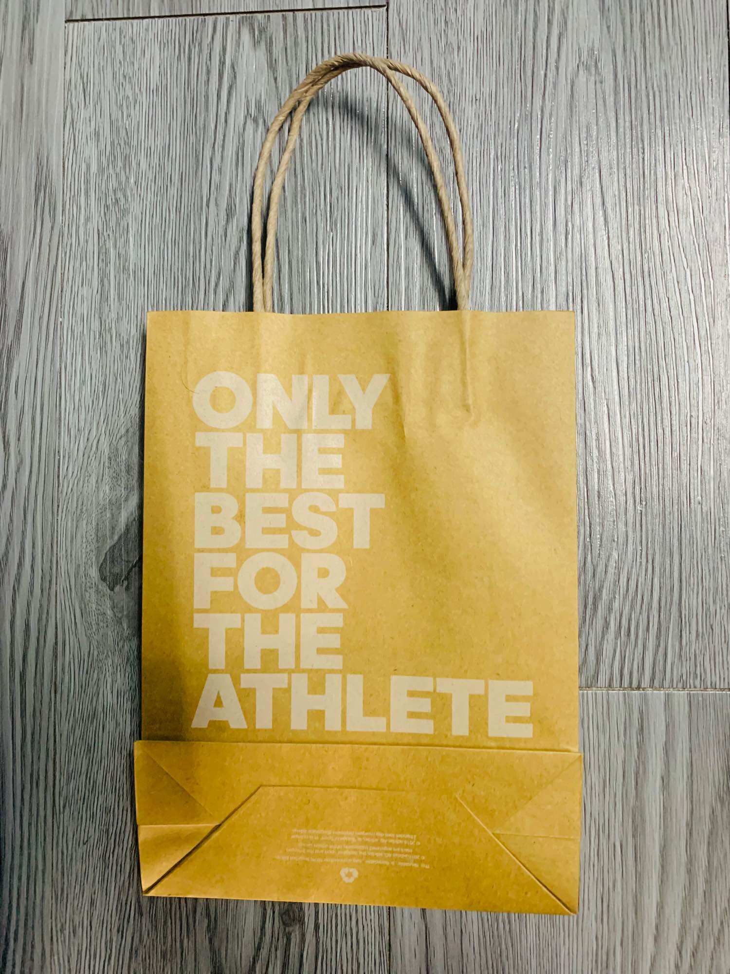 Túi giấy adidas