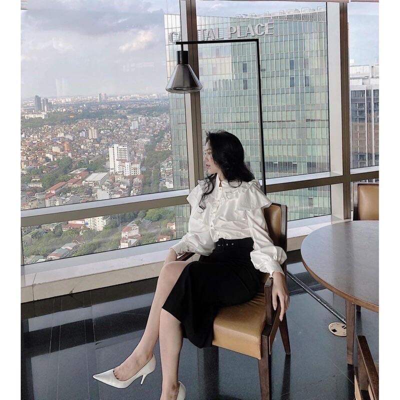 Áo sơ mi trắng cổ trụ bèo tầng