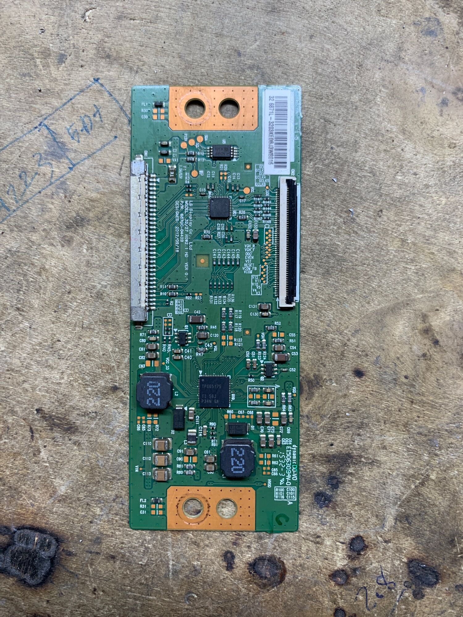 Bo tcon tivi toshiba 32l2550vn